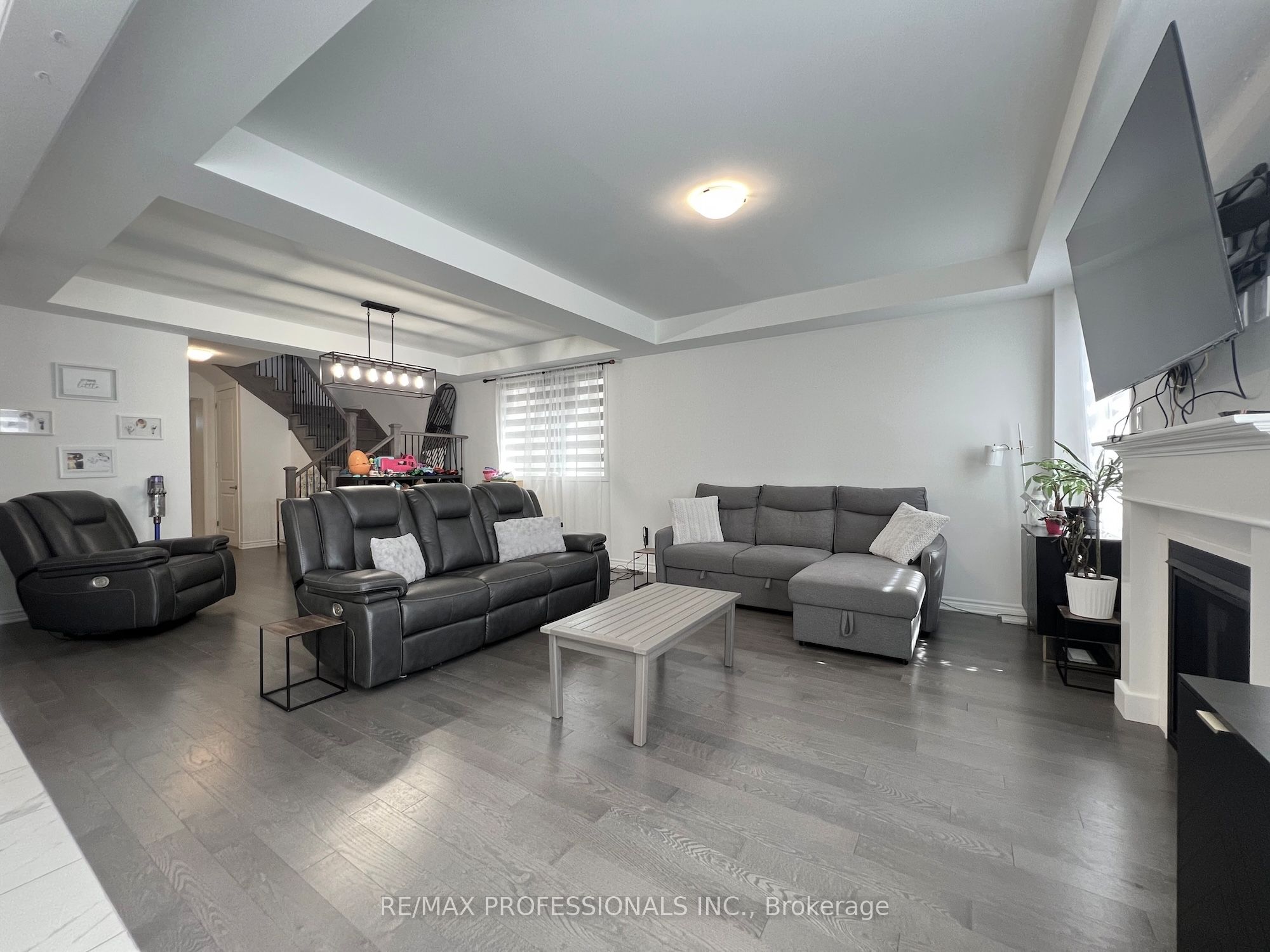 687 Lamb Street Property Photo 14
