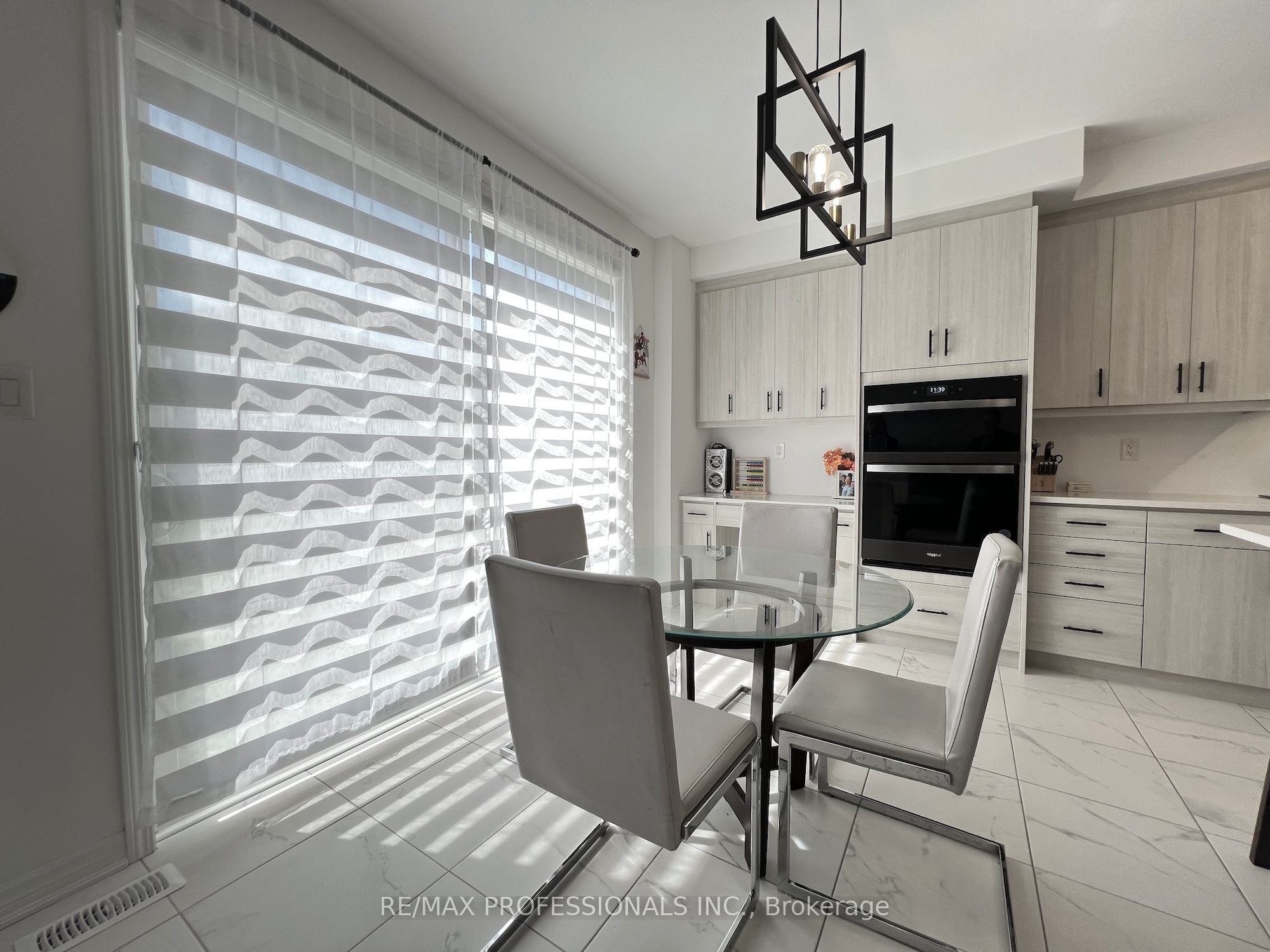 687 Lamb Street Property Photo 18