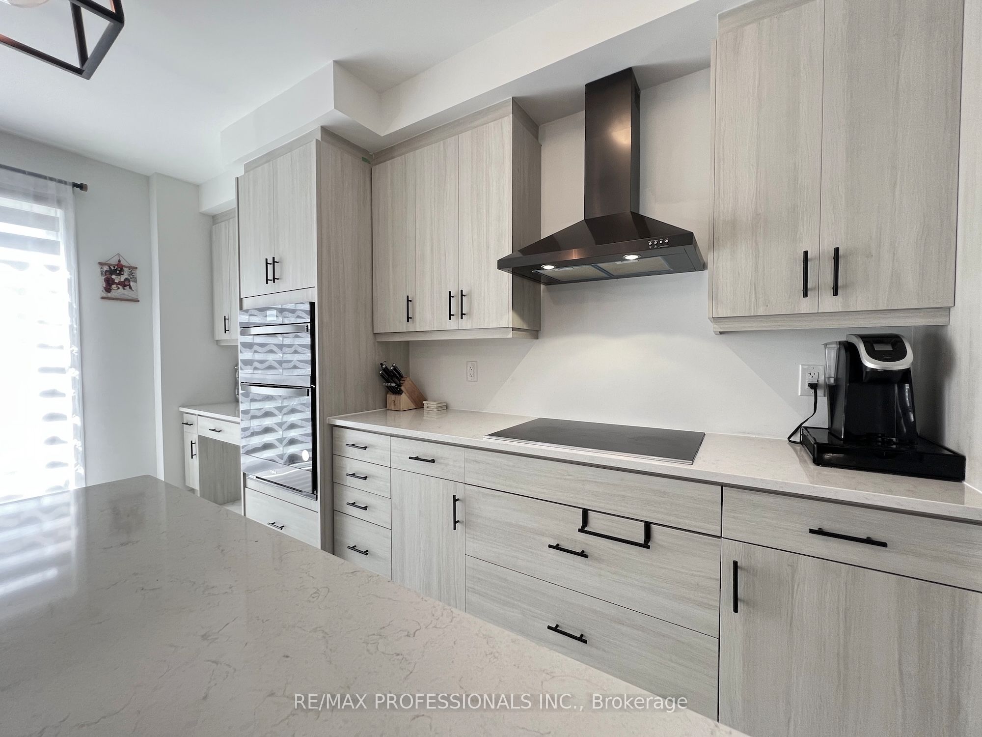 687 Lamb Street Property Photo 20