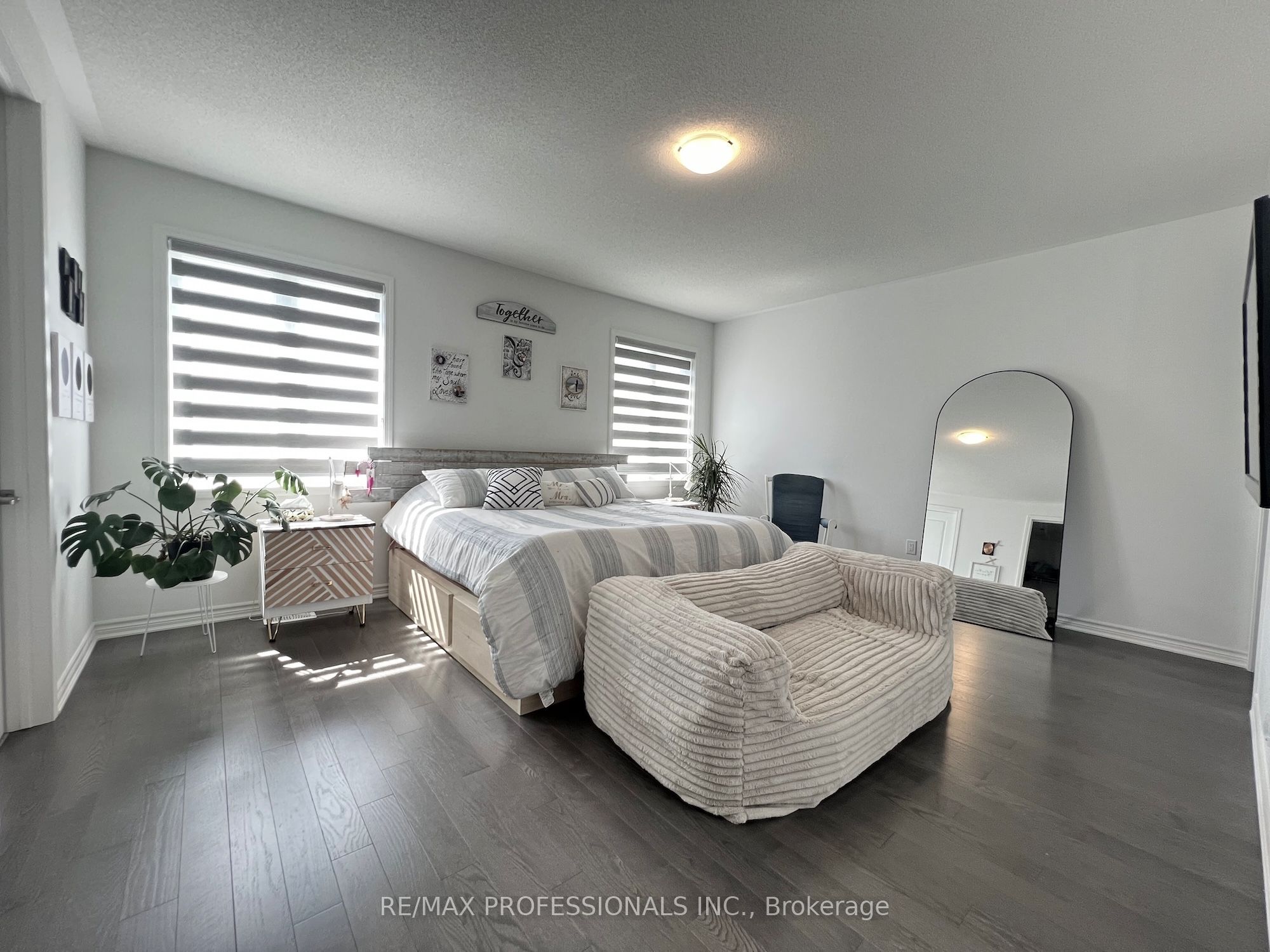 687 Lamb Street Property Photo 35