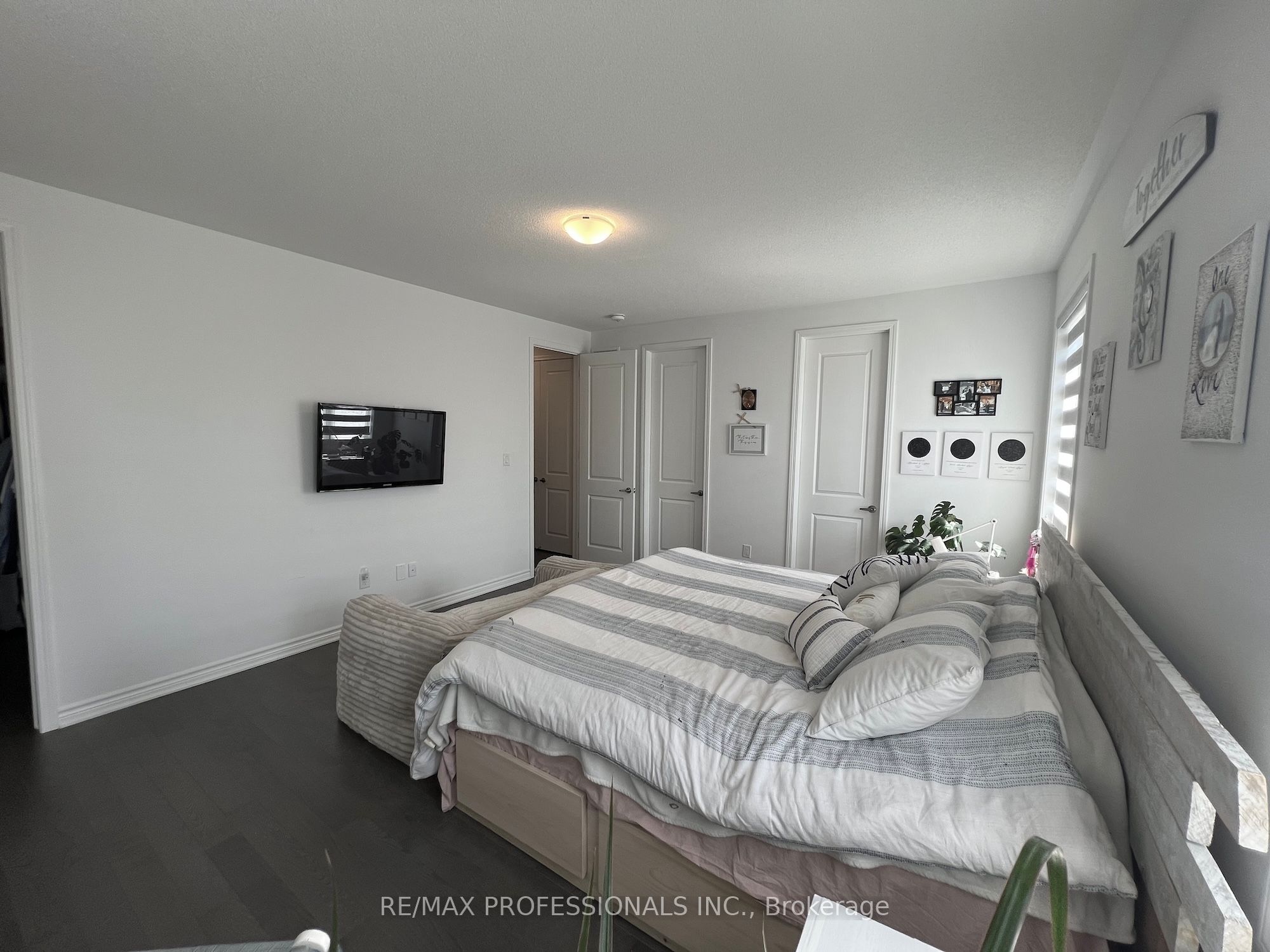 687 Lamb Street Property Photo 37
