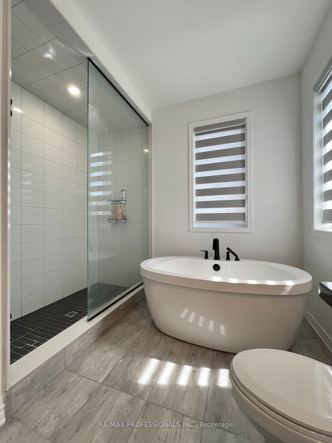 687 Lamb Street Property Photo 39
