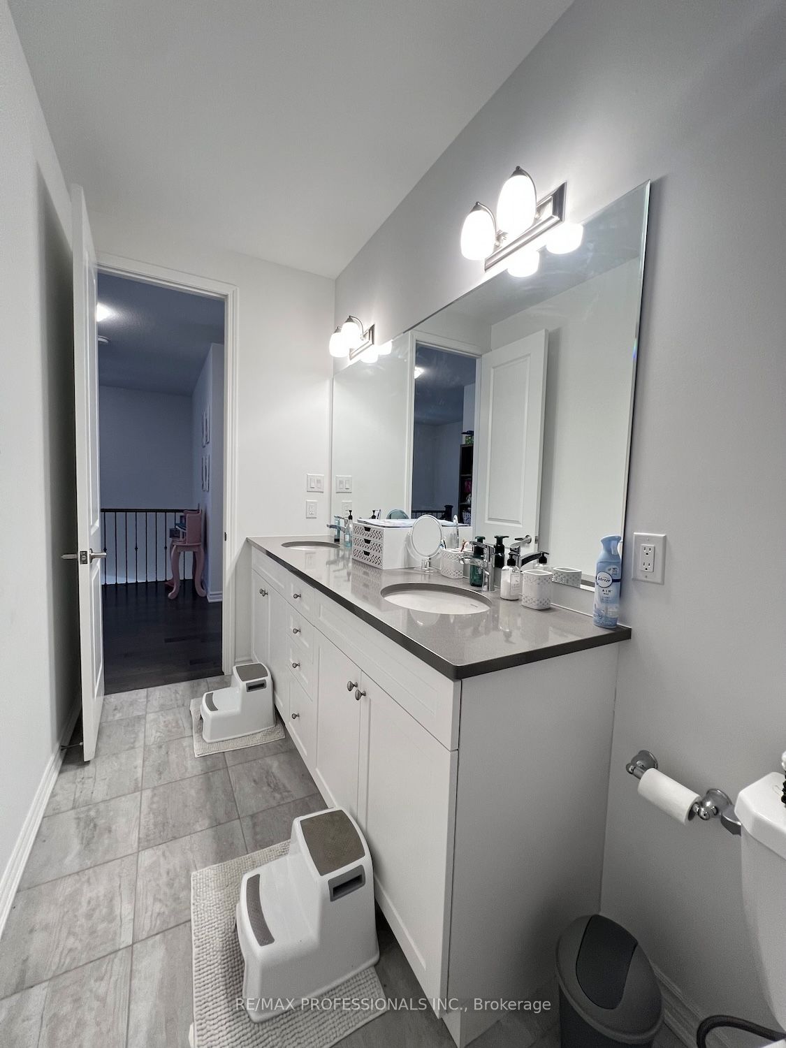 687 Lamb Street Property Photo 42