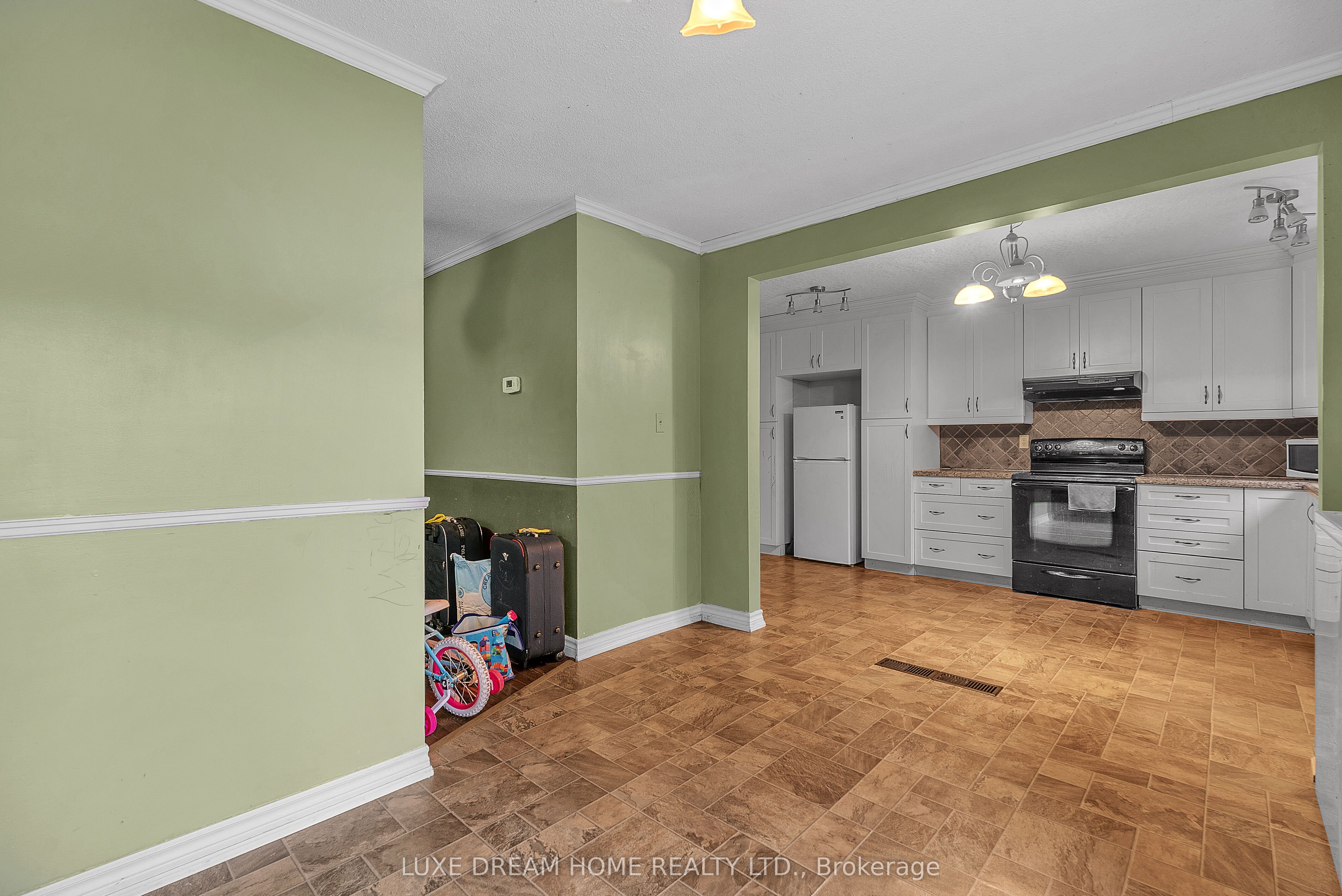 175 Albert Street Property Photo 5