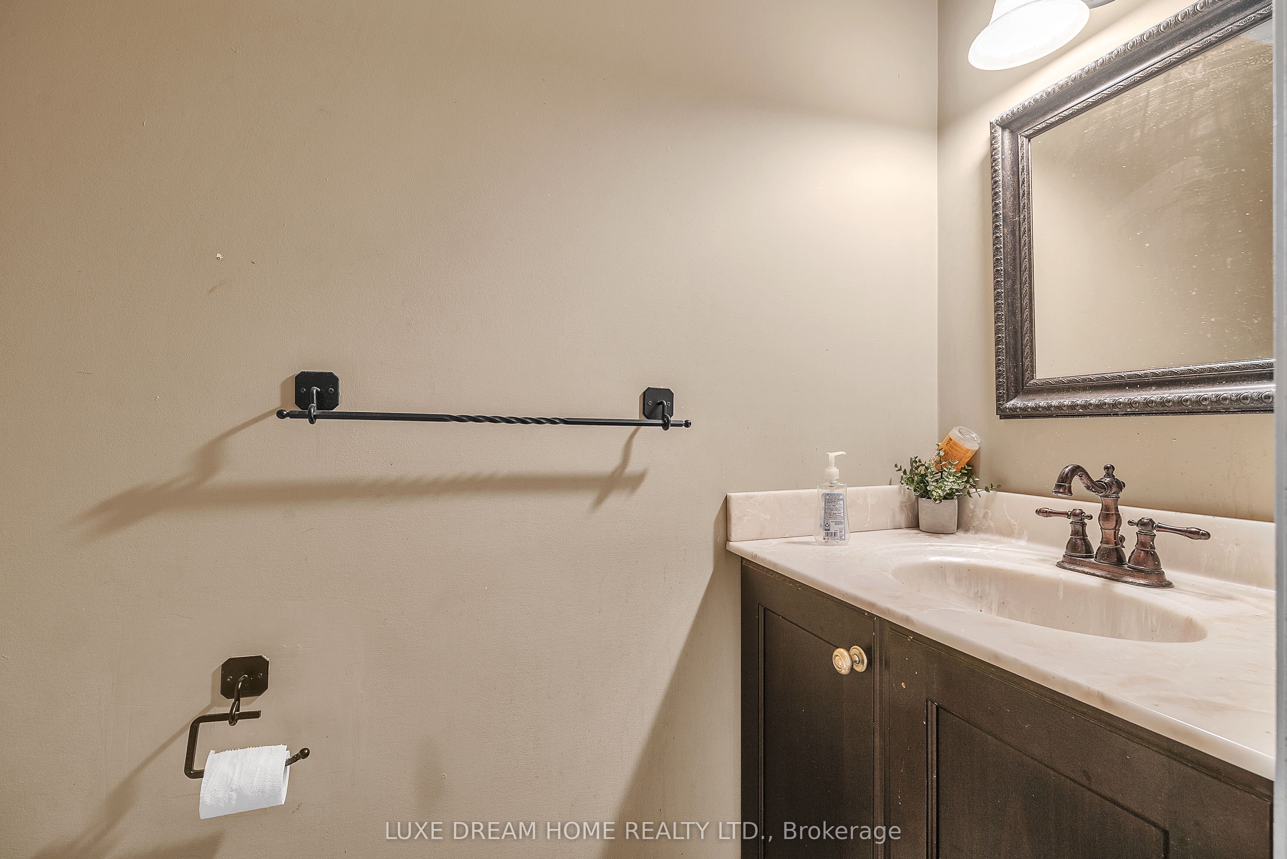 175 Albert Street Property Photo 10