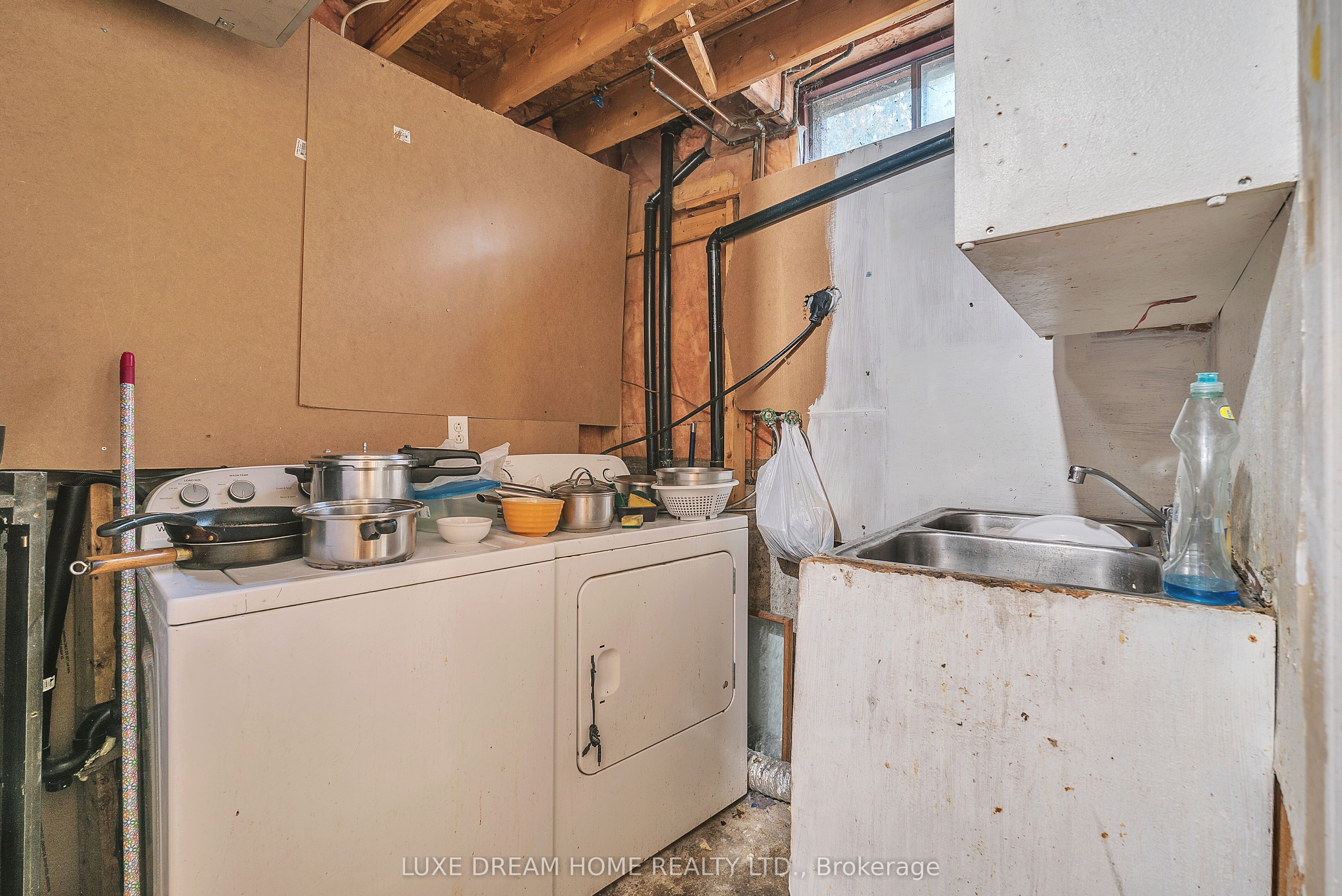 175 Albert Street Property Photo 24
