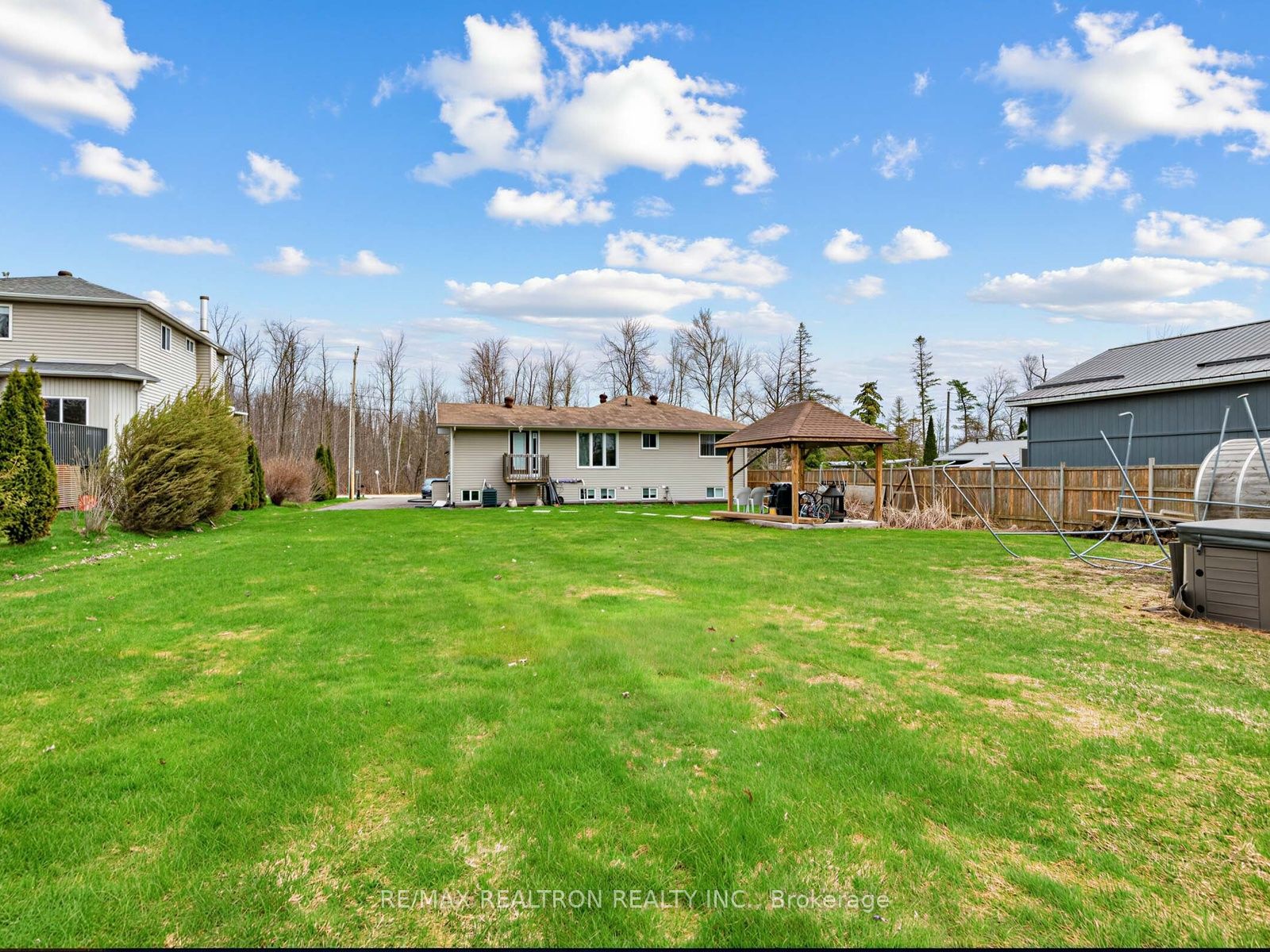 3794 30th Side Road Main Property Photo 21