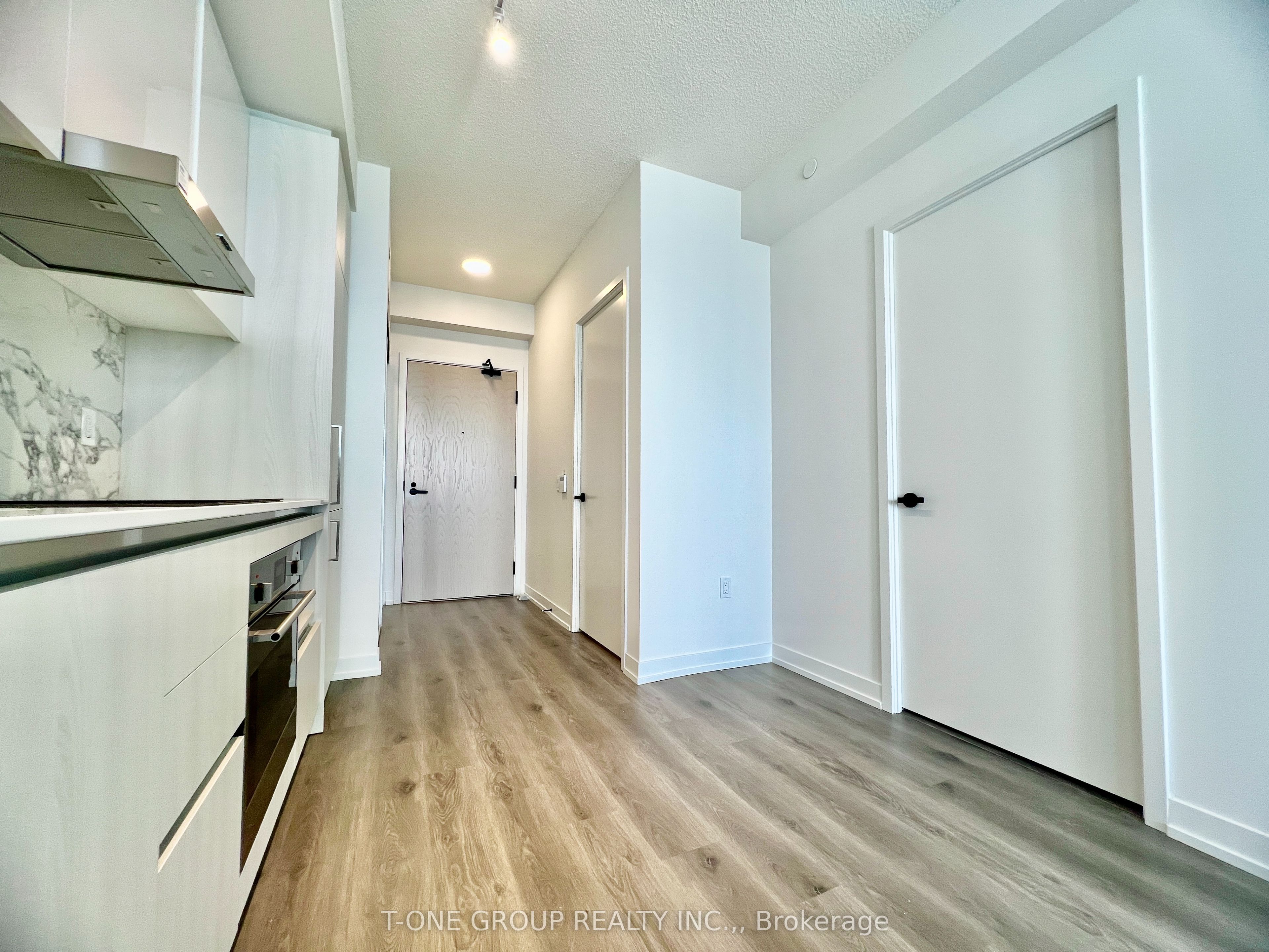 225 Commerce Street 5203 Property Photo 6