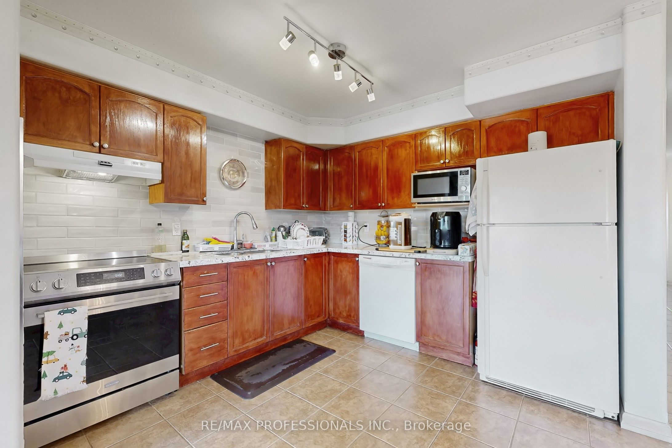 44 Shephard Avenue Property Photo 4