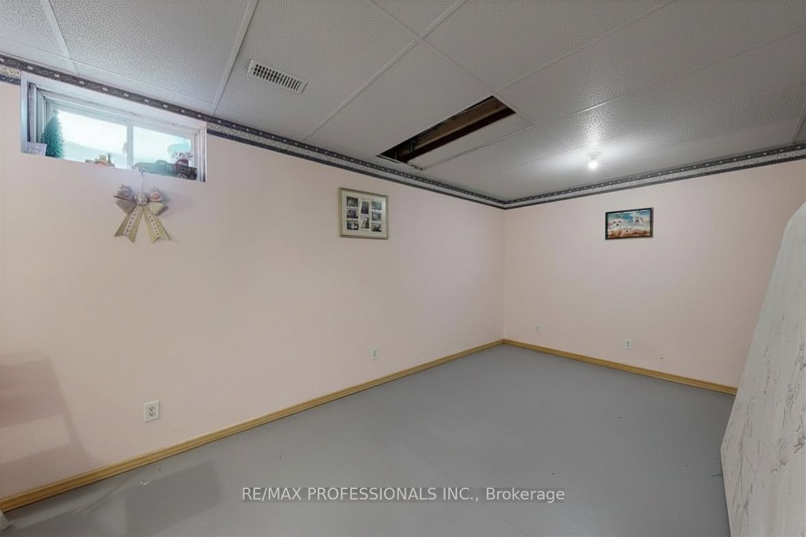 44 Shephard Avenue Property Photo 11