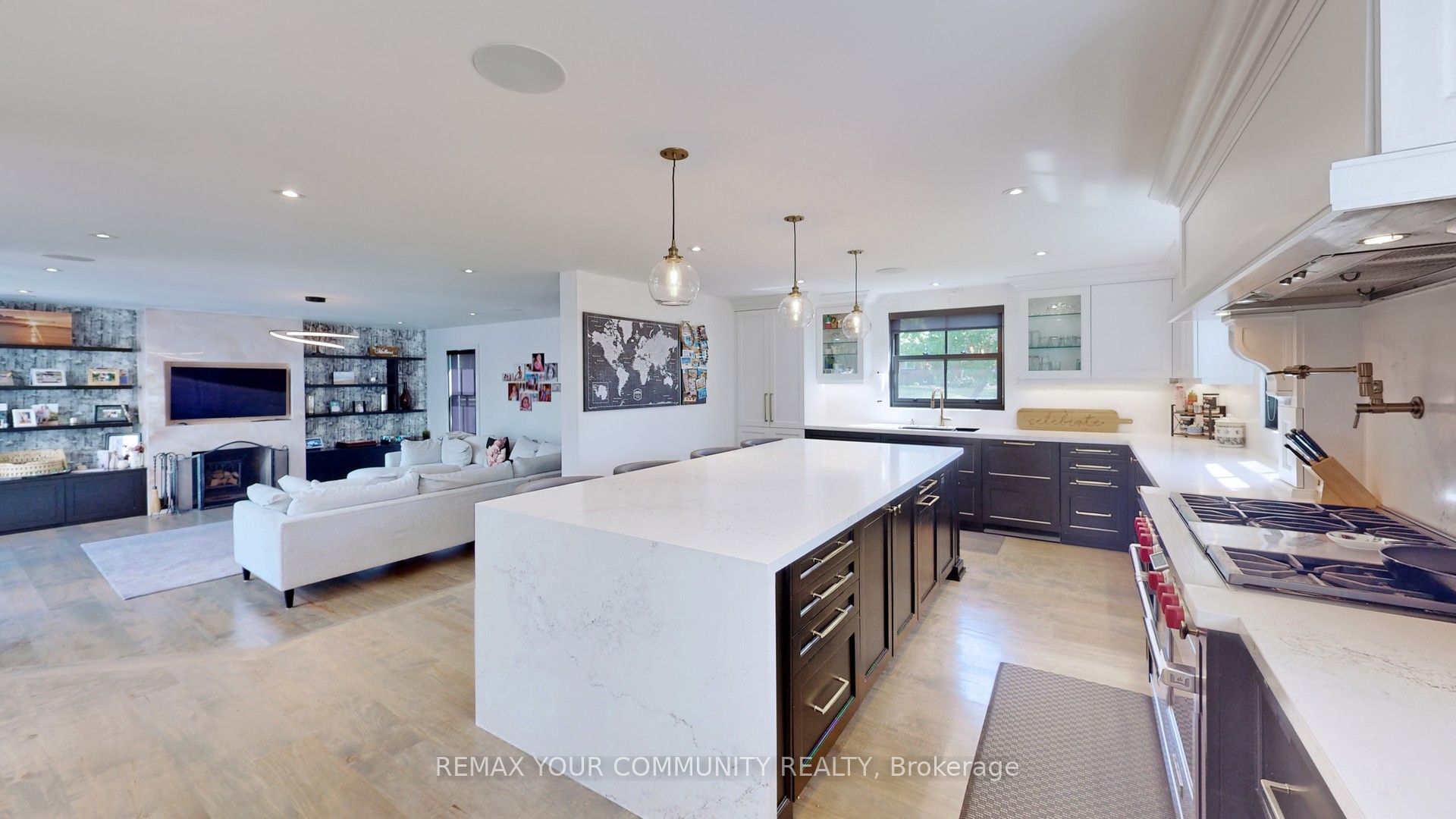557 Aintree Drive Property Photo 12