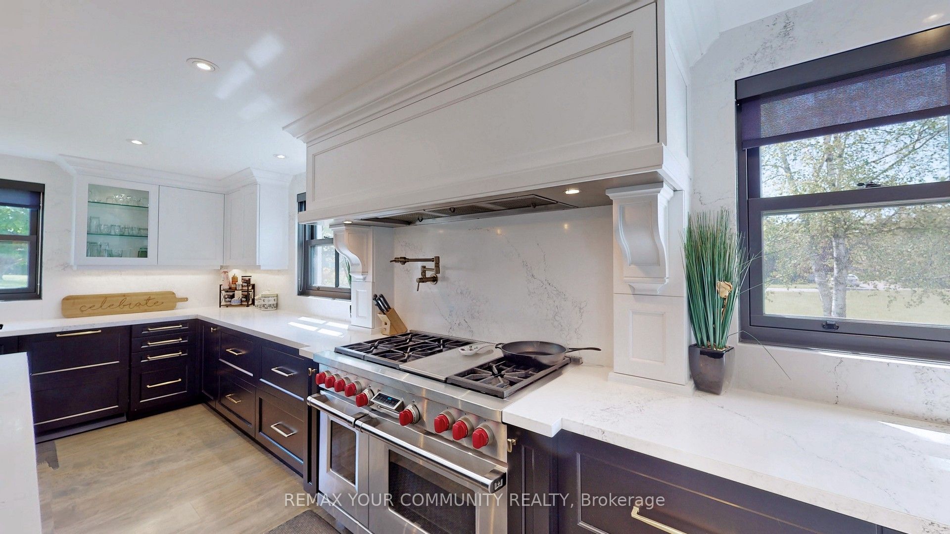 557 Aintree Drive Property Photo 13