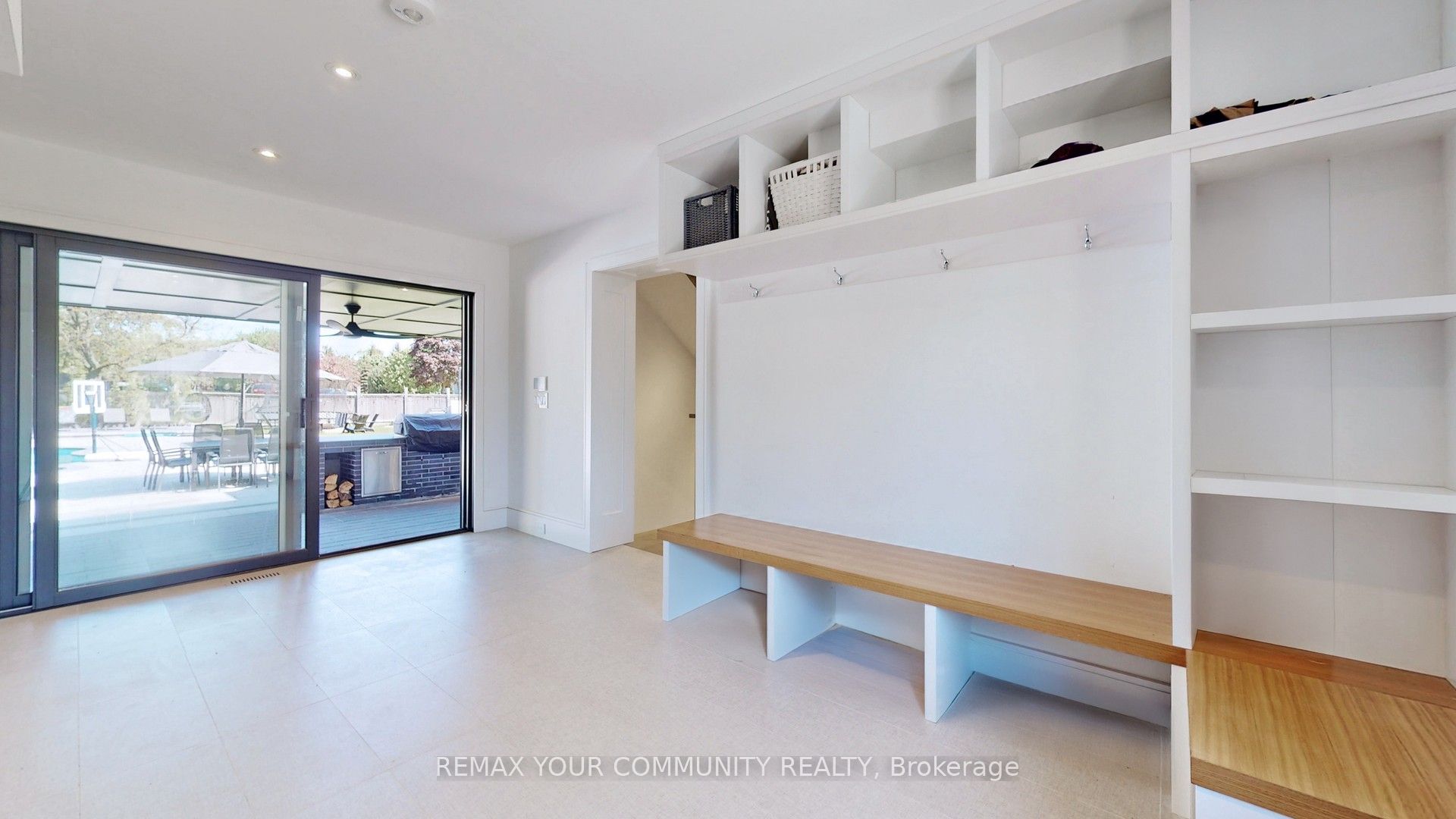 557 Aintree Drive Property Photo 23