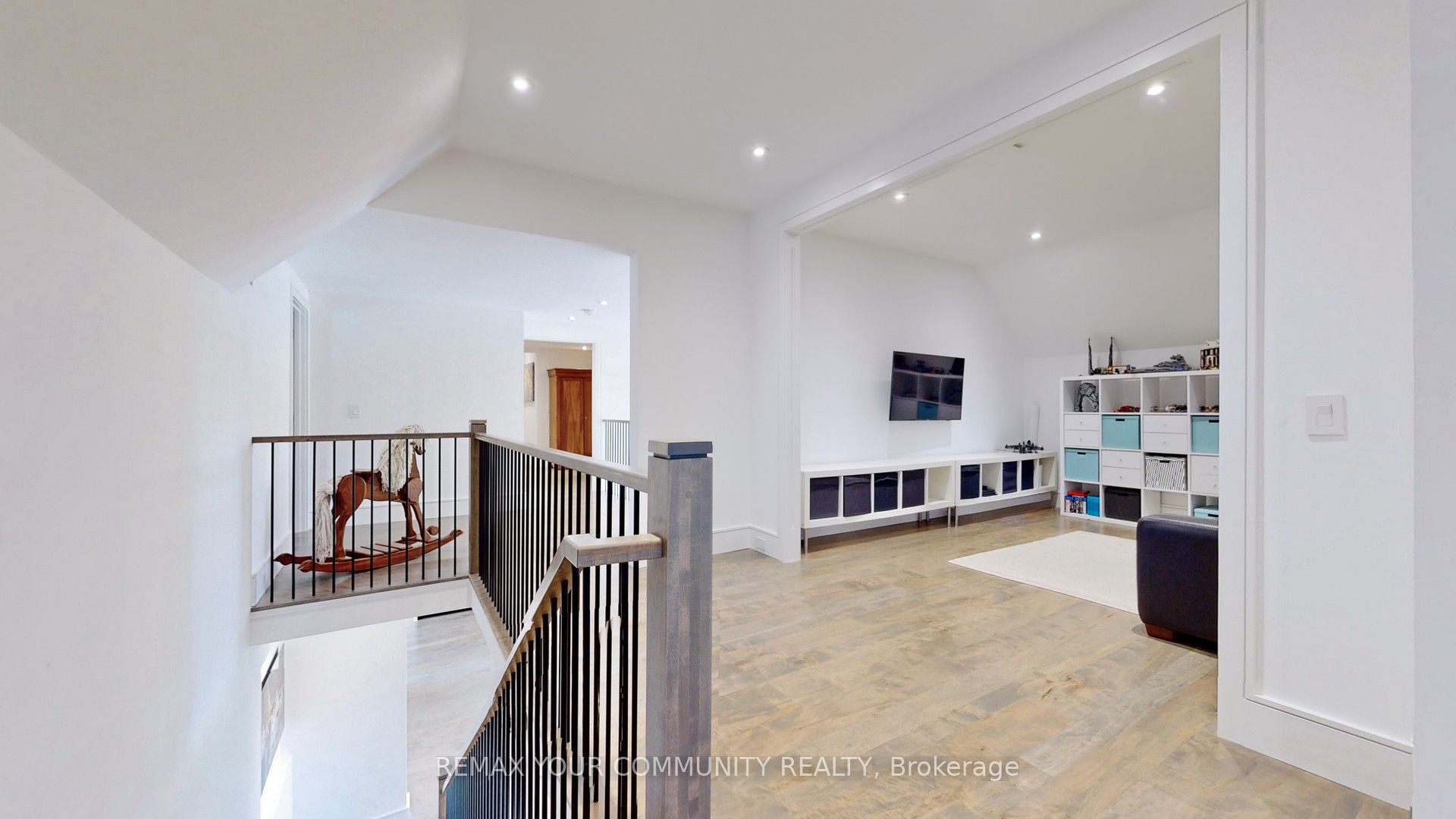 557 Aintree Drive Property Photo 26