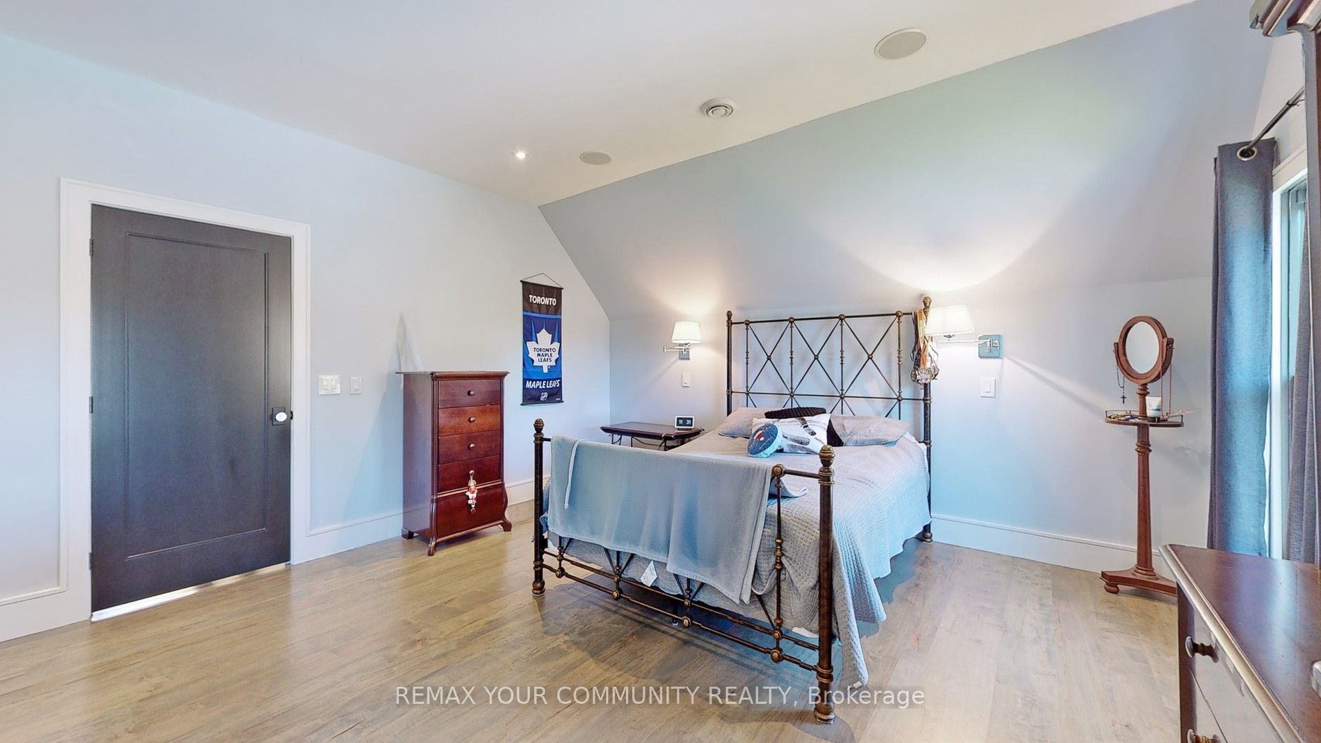 557 Aintree Drive Property Photo 30