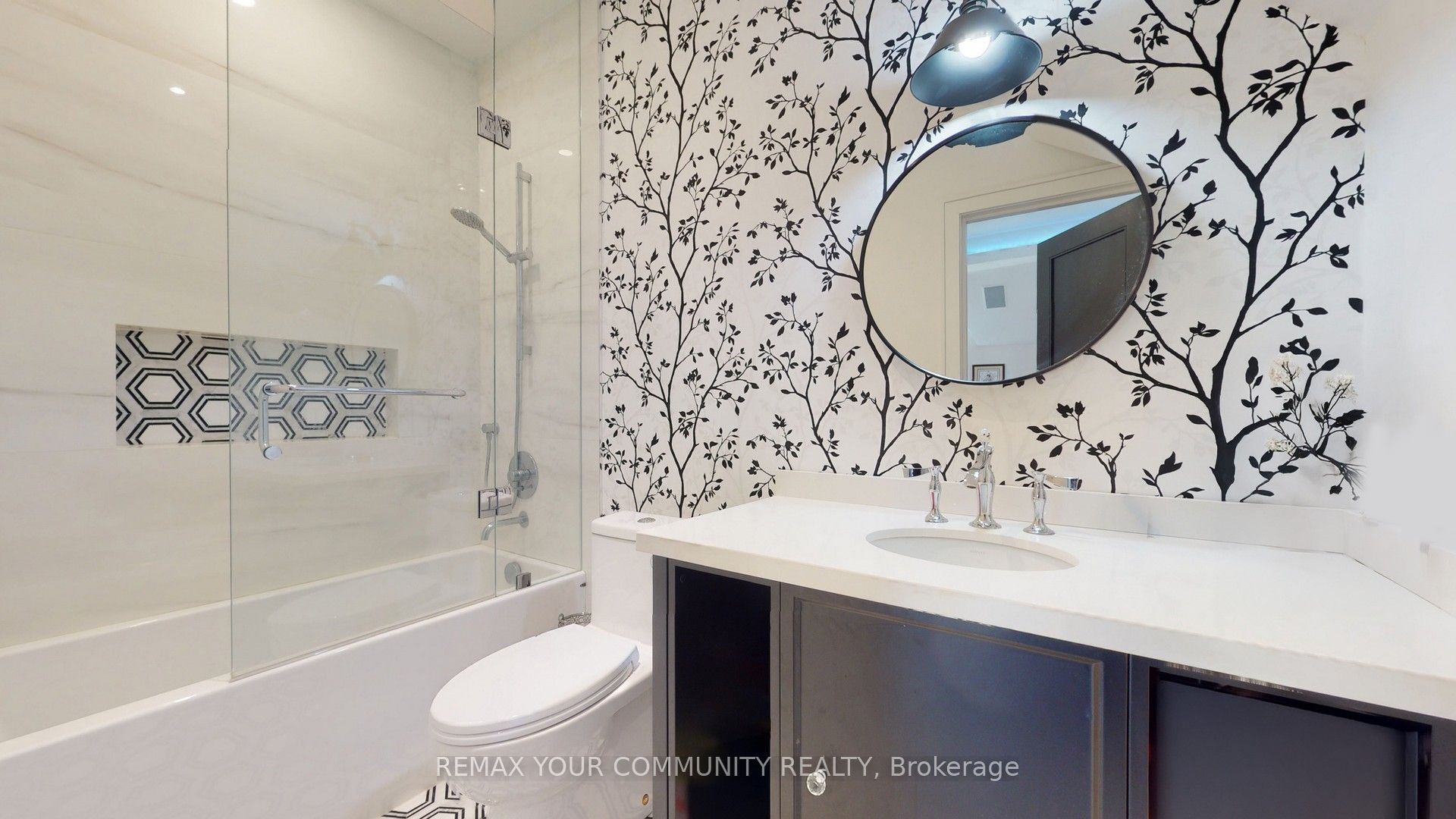 557 Aintree Drive Property Photo 33
