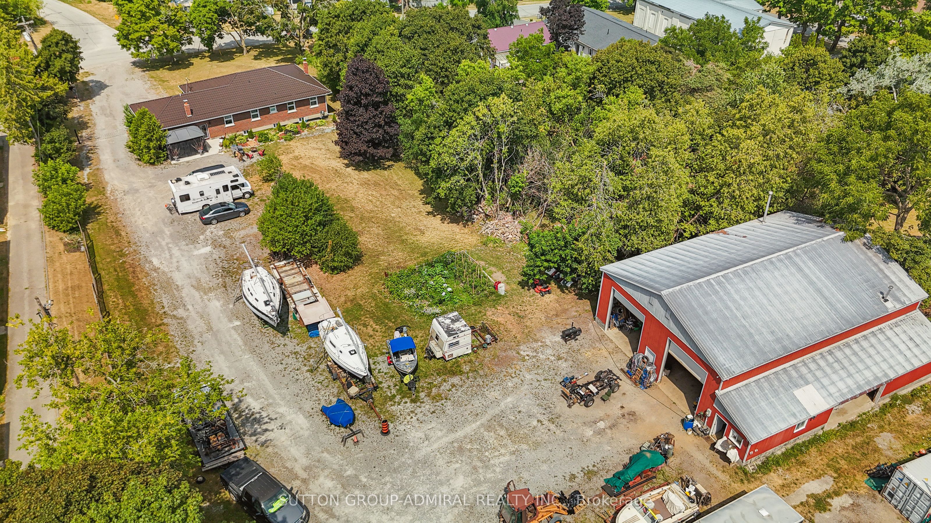 499 York Street Property Photo 4