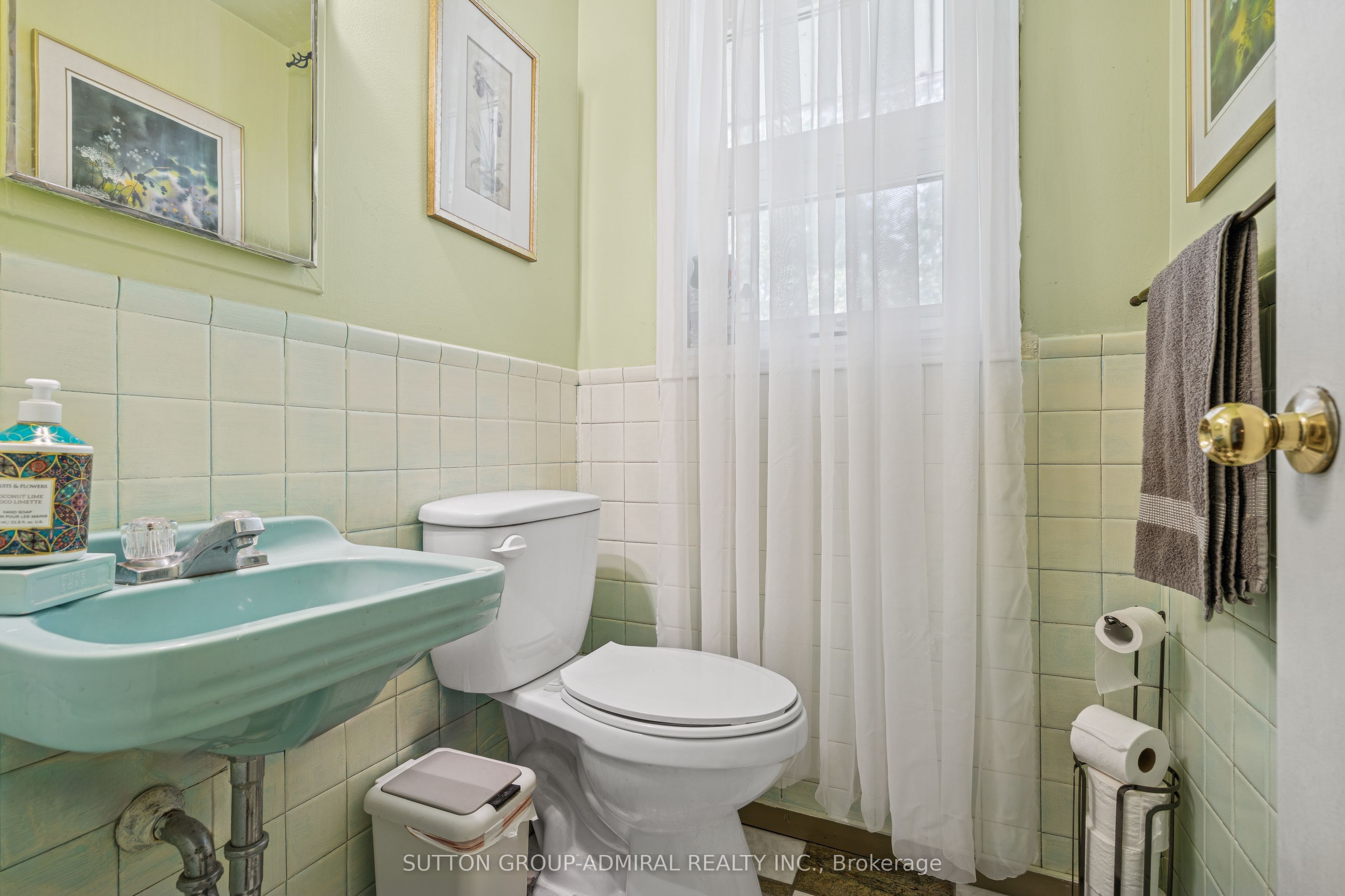 499 York Street Property Photo 27
