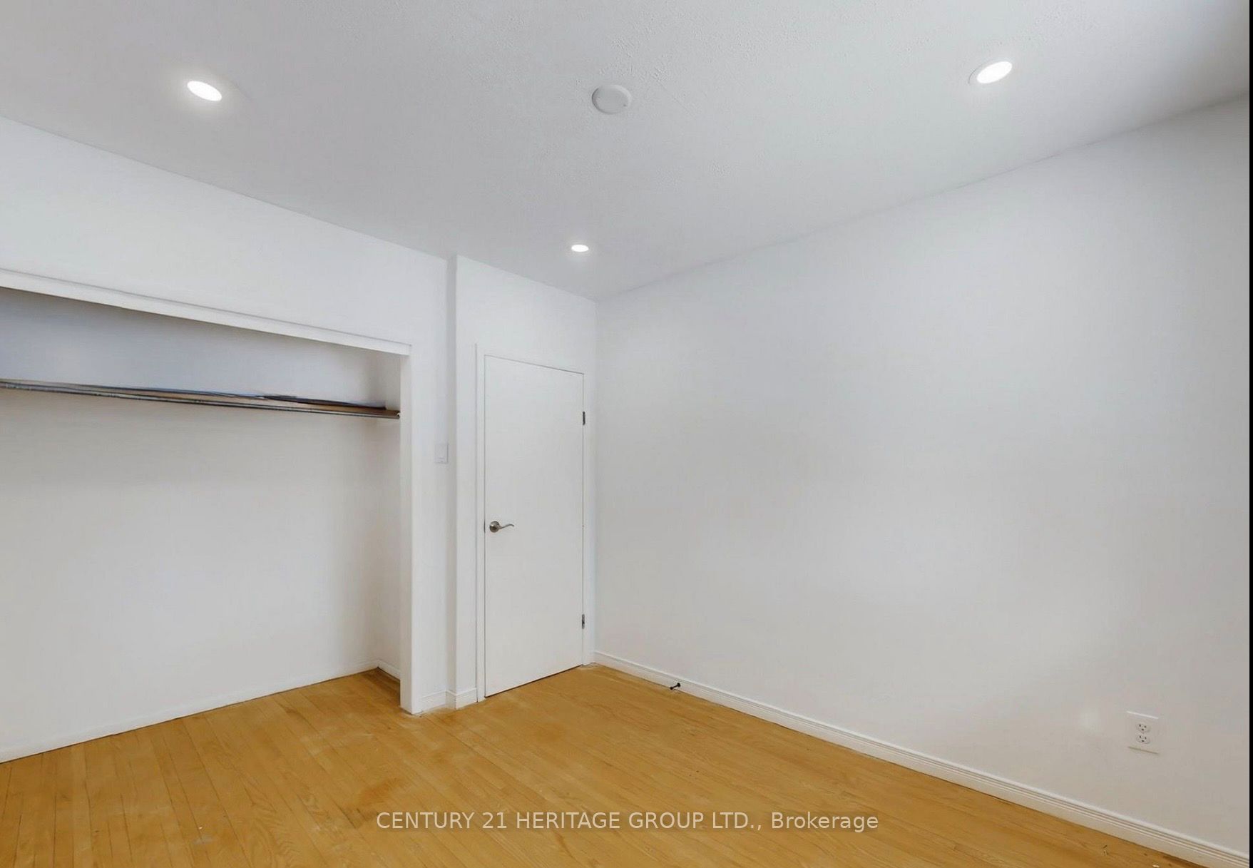 20015 Bathurst Street Property Photo 11