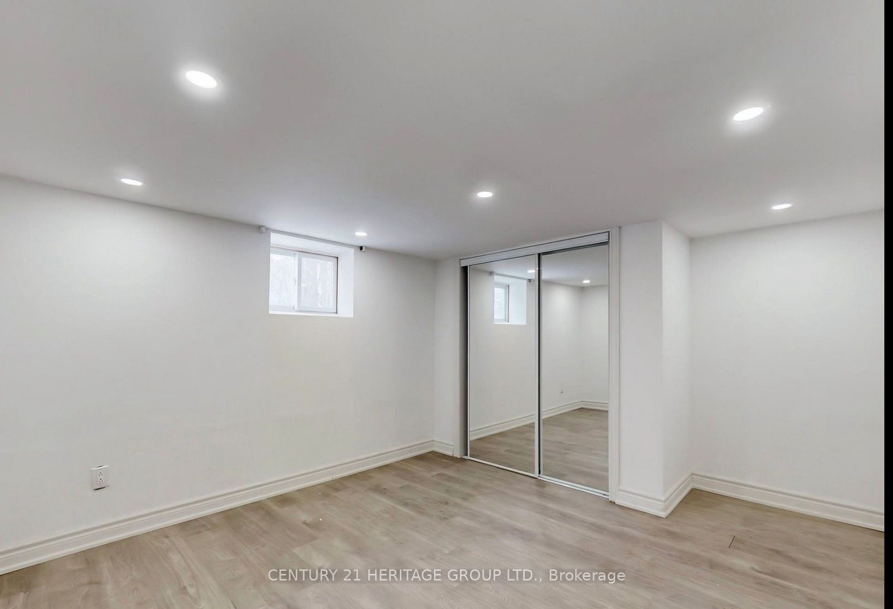 20015 Bathurst Street Property Photo 19