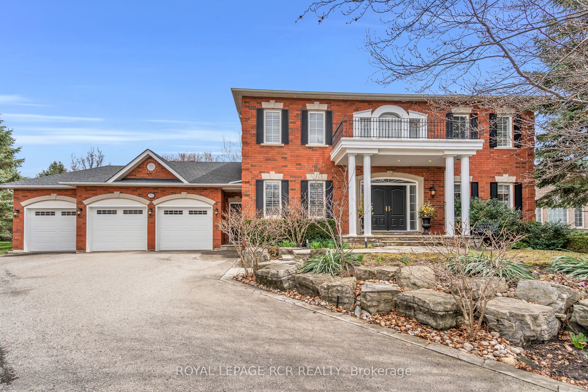70 English Daisy Court Property Photo 1