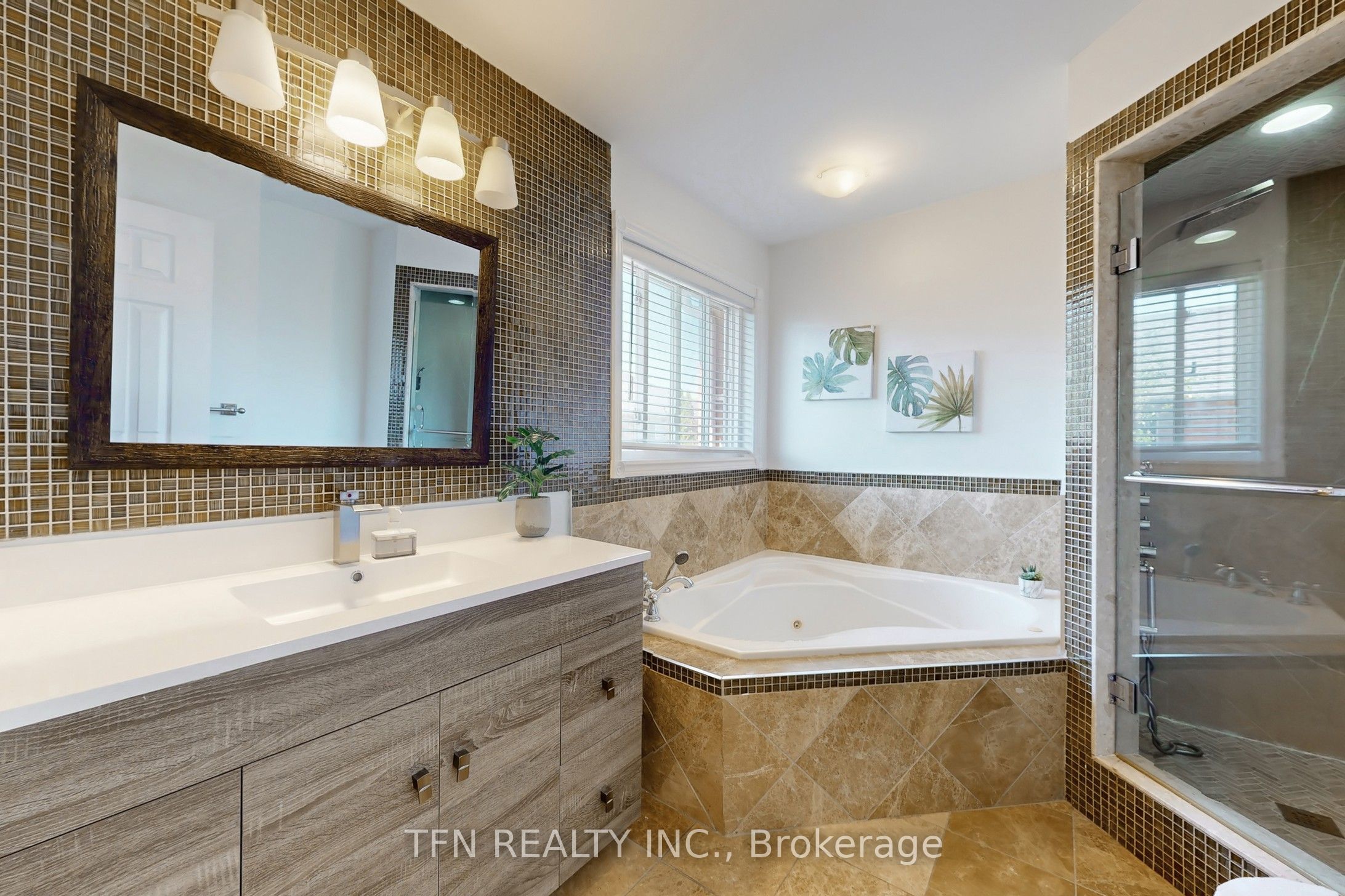 24 Lucerne Drive Property Photo 16