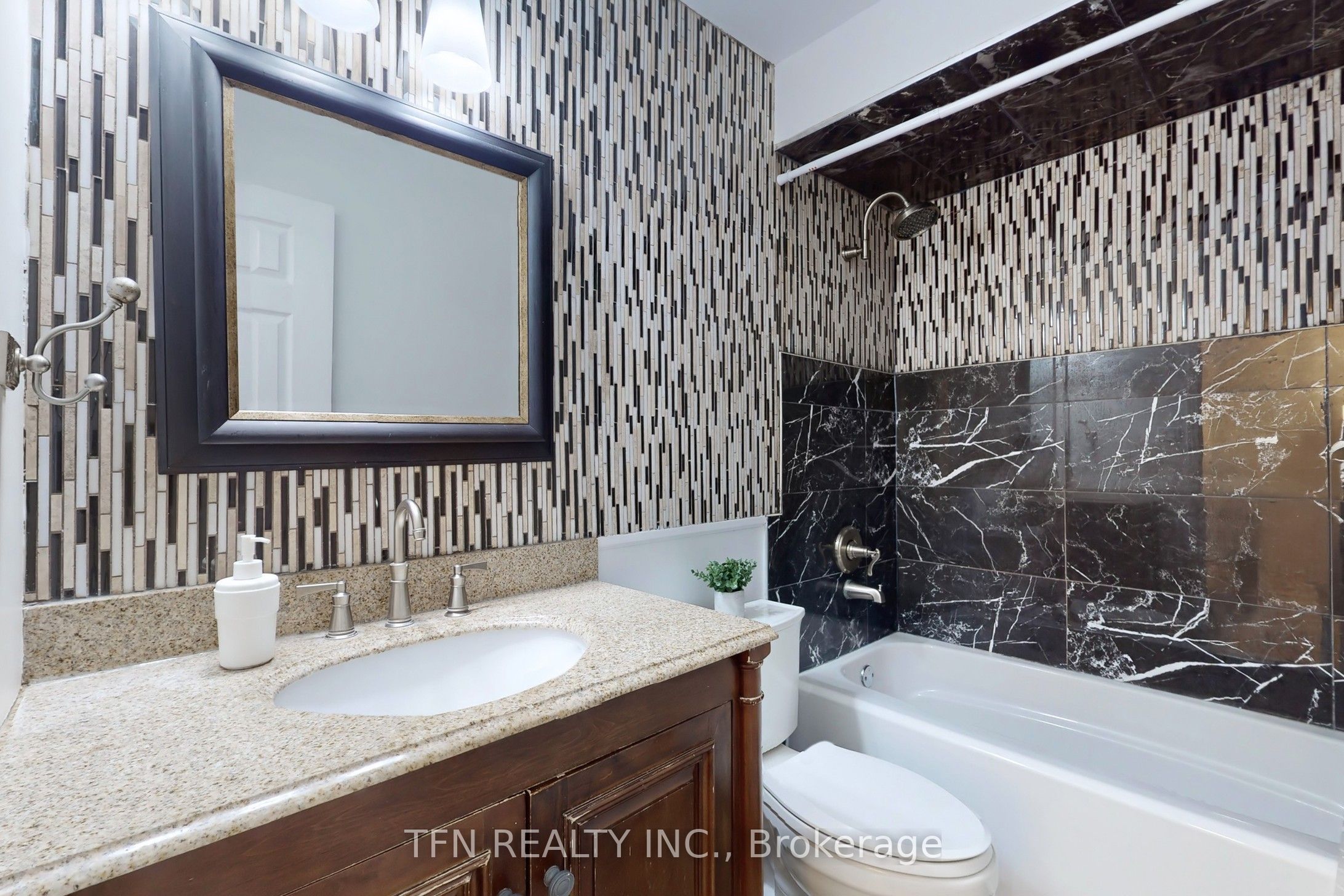 24 Lucerne Drive Property Photo 22