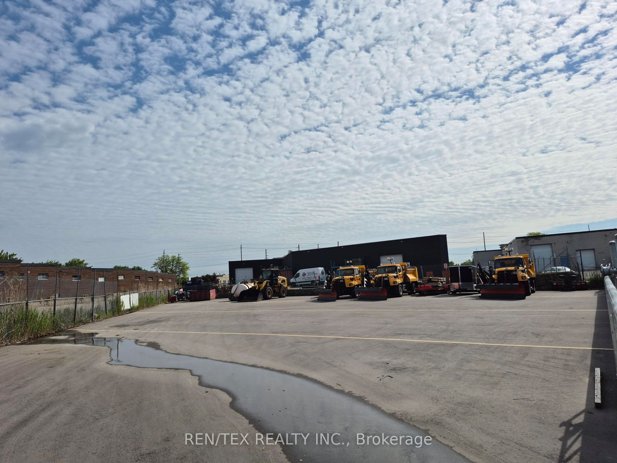 582 Rivermede Road 11-14 & 18-21 Property Photo 12