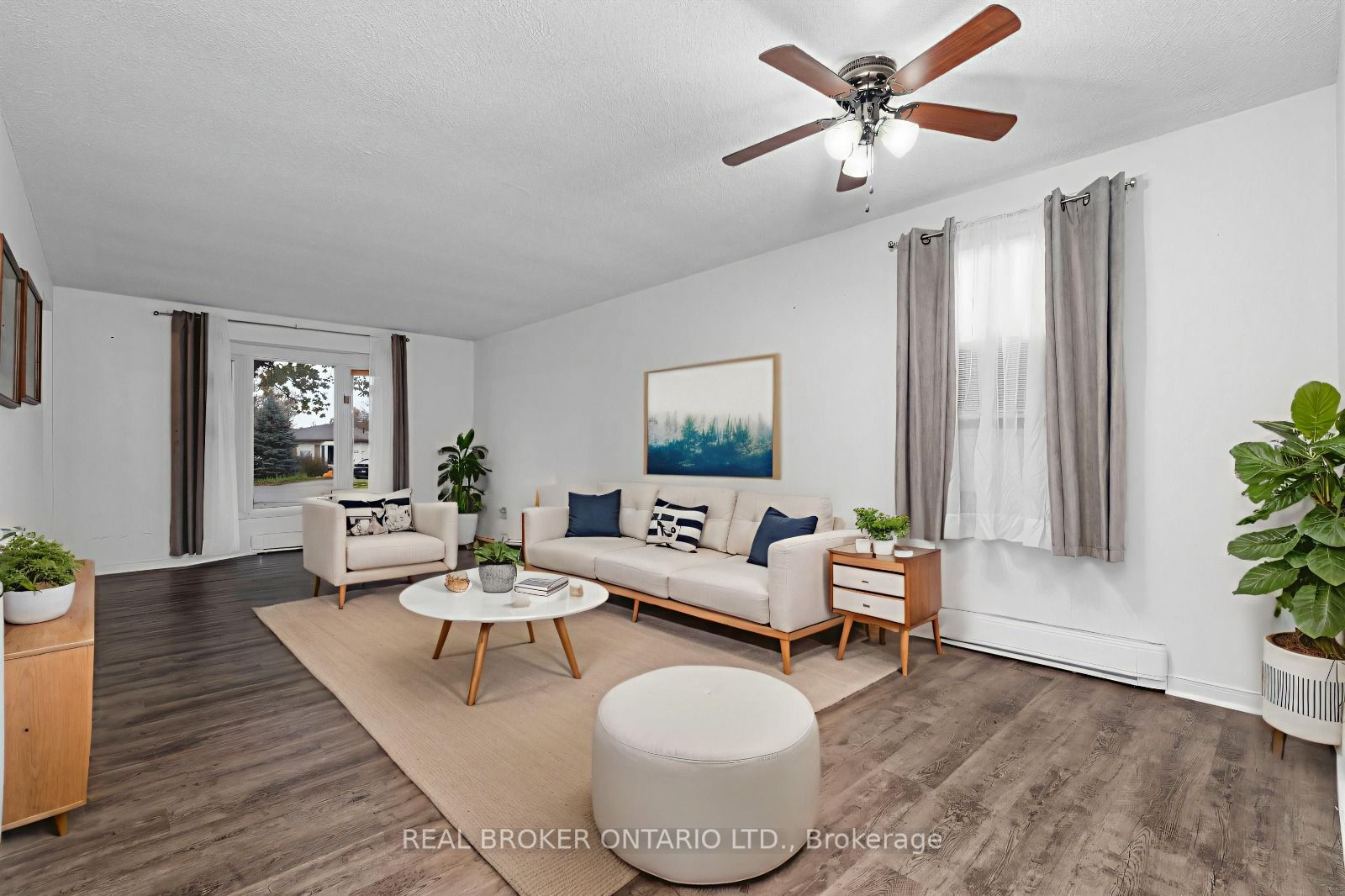 8 Maple Leaf Terrace Property Photo 1