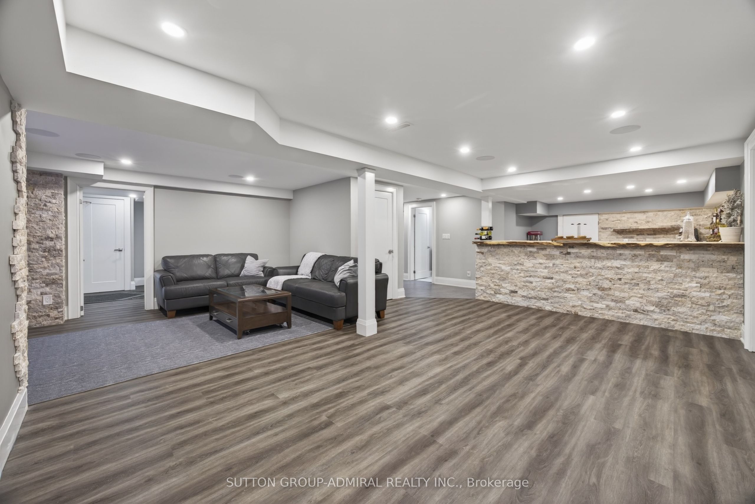 517 Aintree Drive Property Photo 32