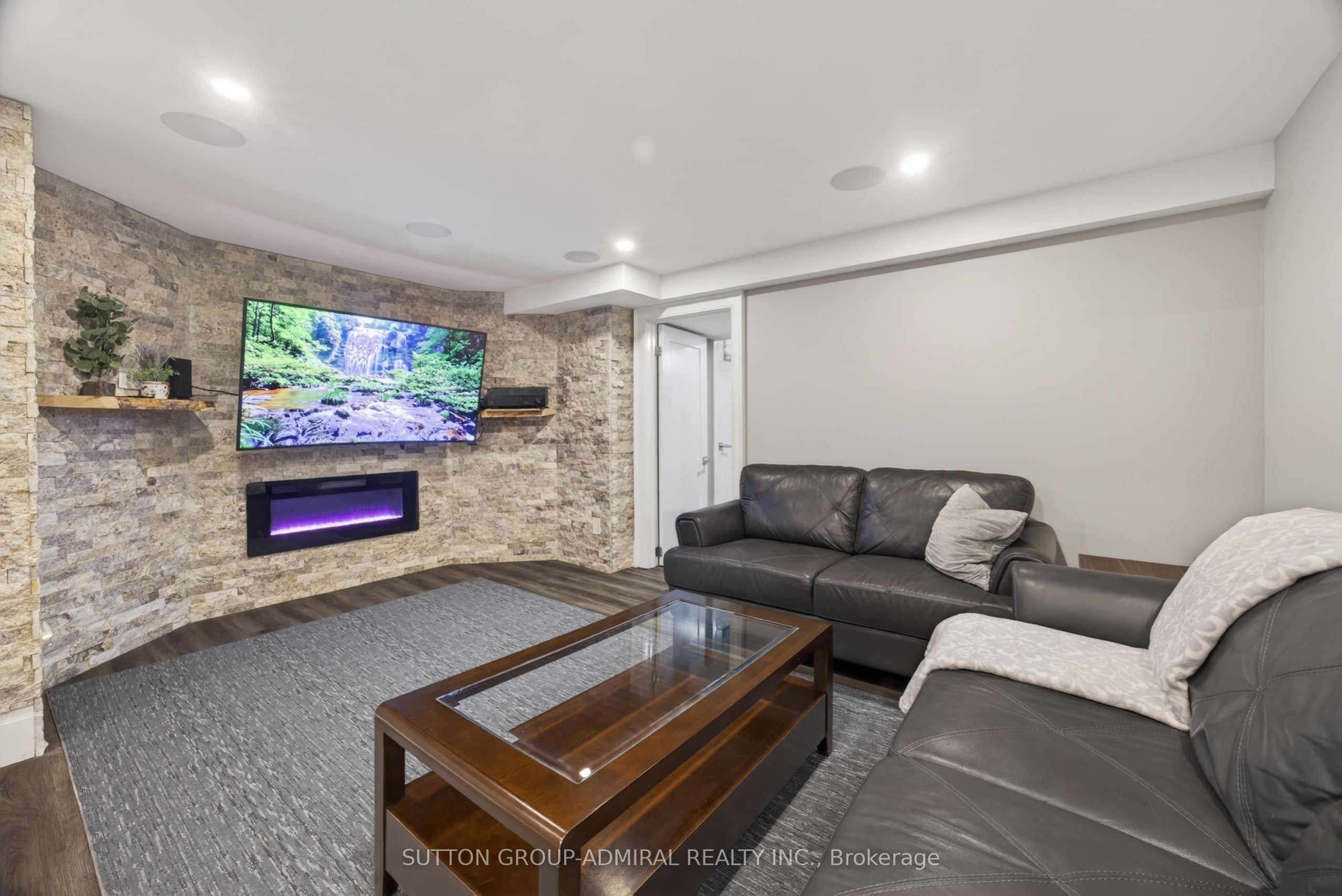 517 Aintree Drive Property Photo 33