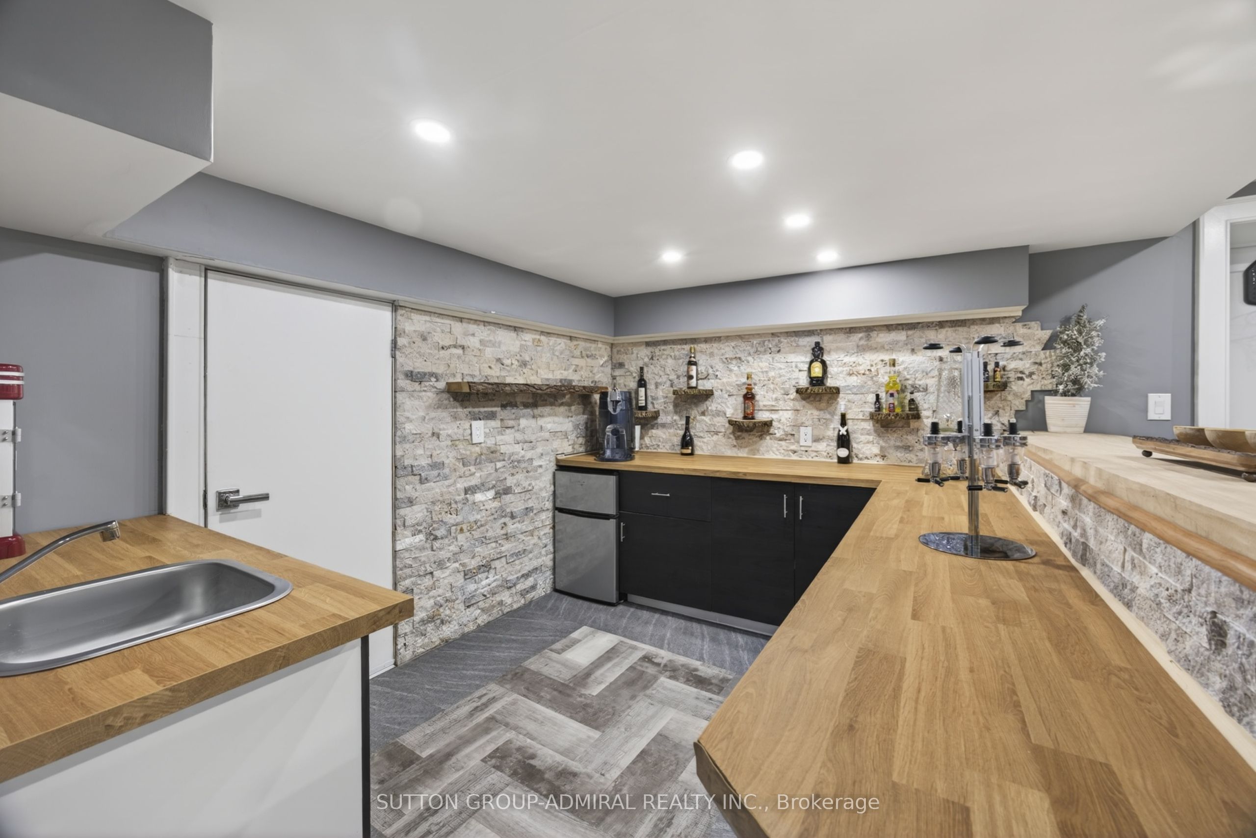 517 Aintree Drive Property Photo 34