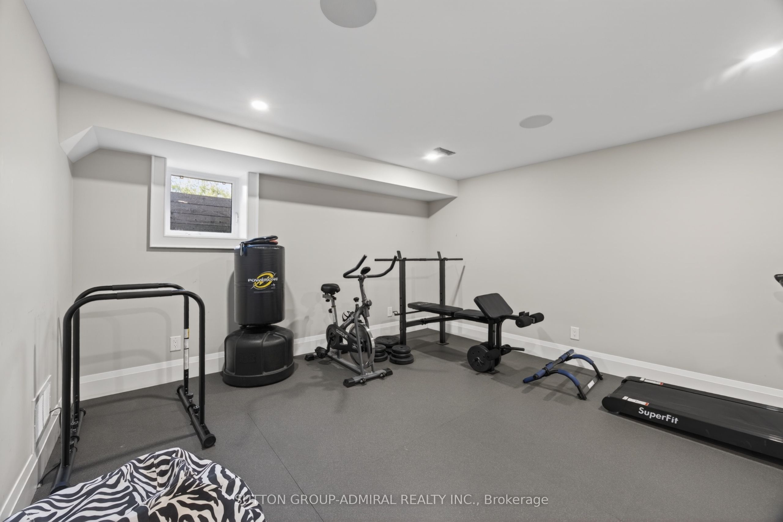 517 Aintree Drive Property Photo 35