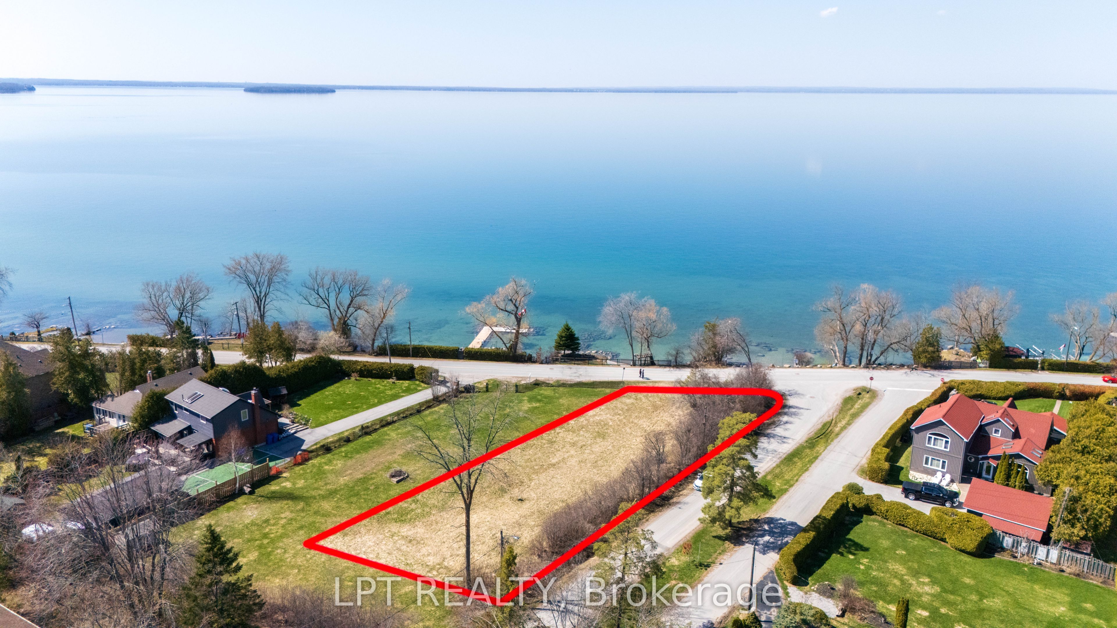 417 Lake Drive E Property Photo 1