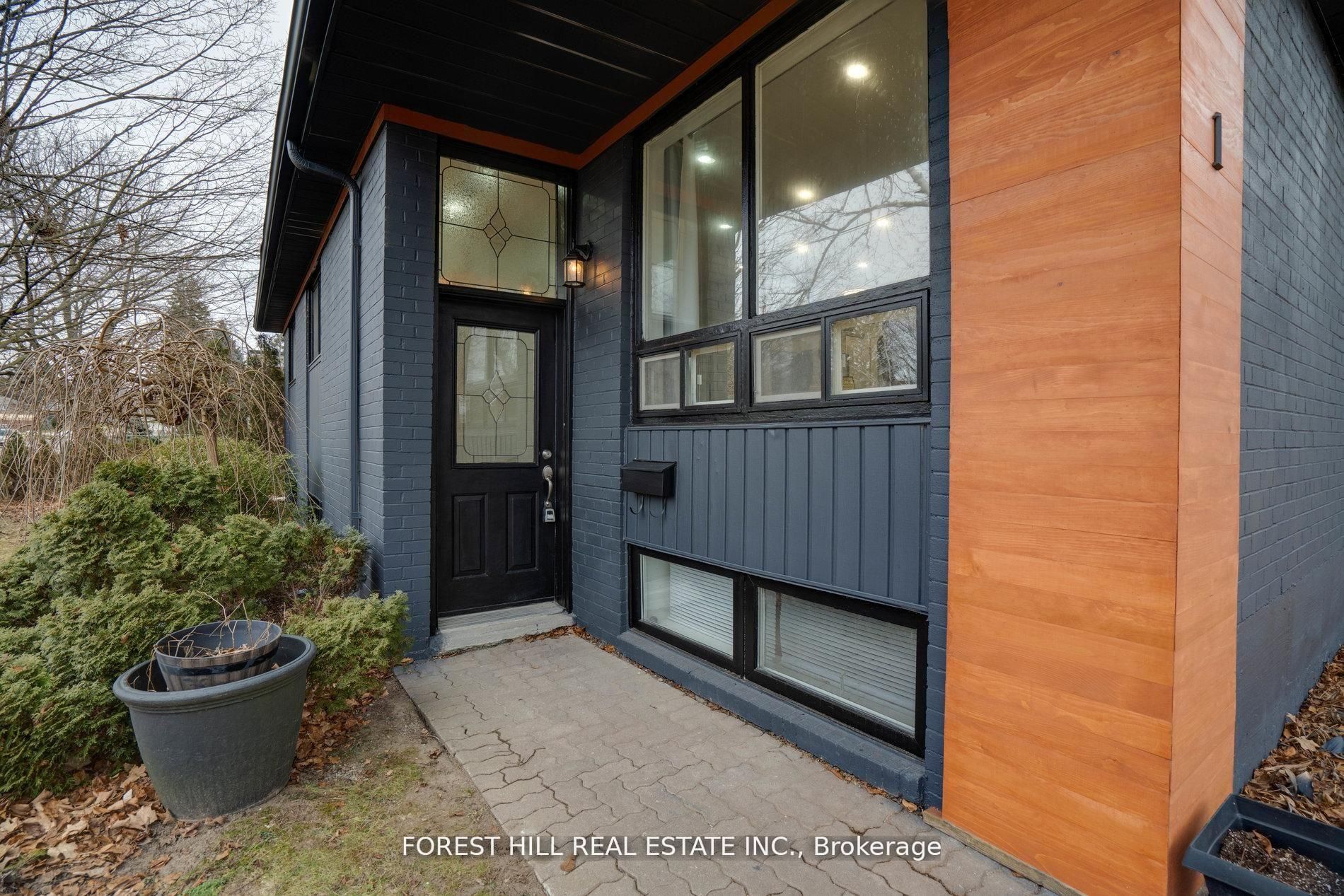 1 Willis Drive Property Photo 2