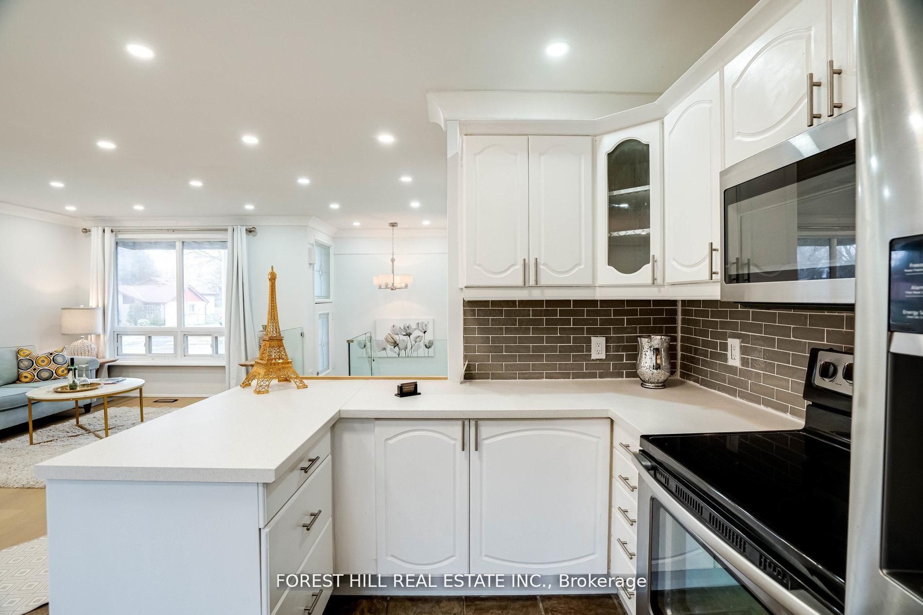 1 Willis Drive Property Photo 10