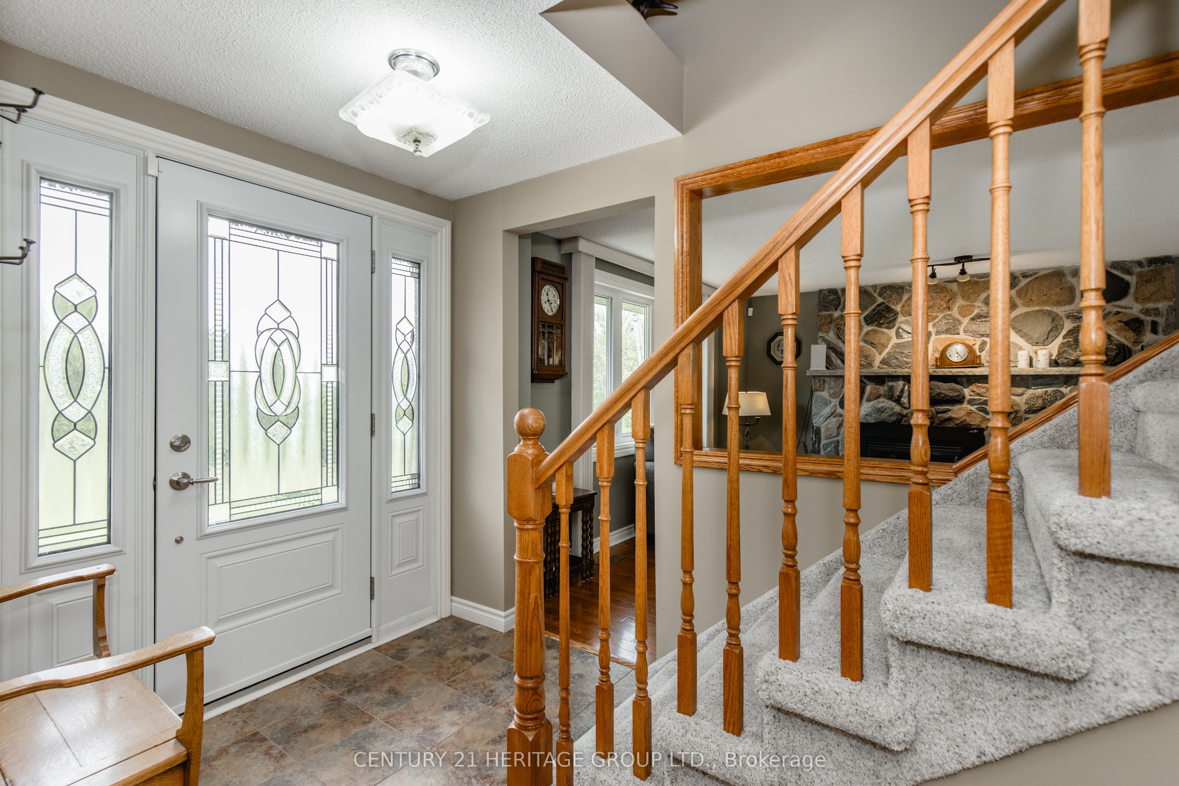 5827 7th Line Property Photo 6