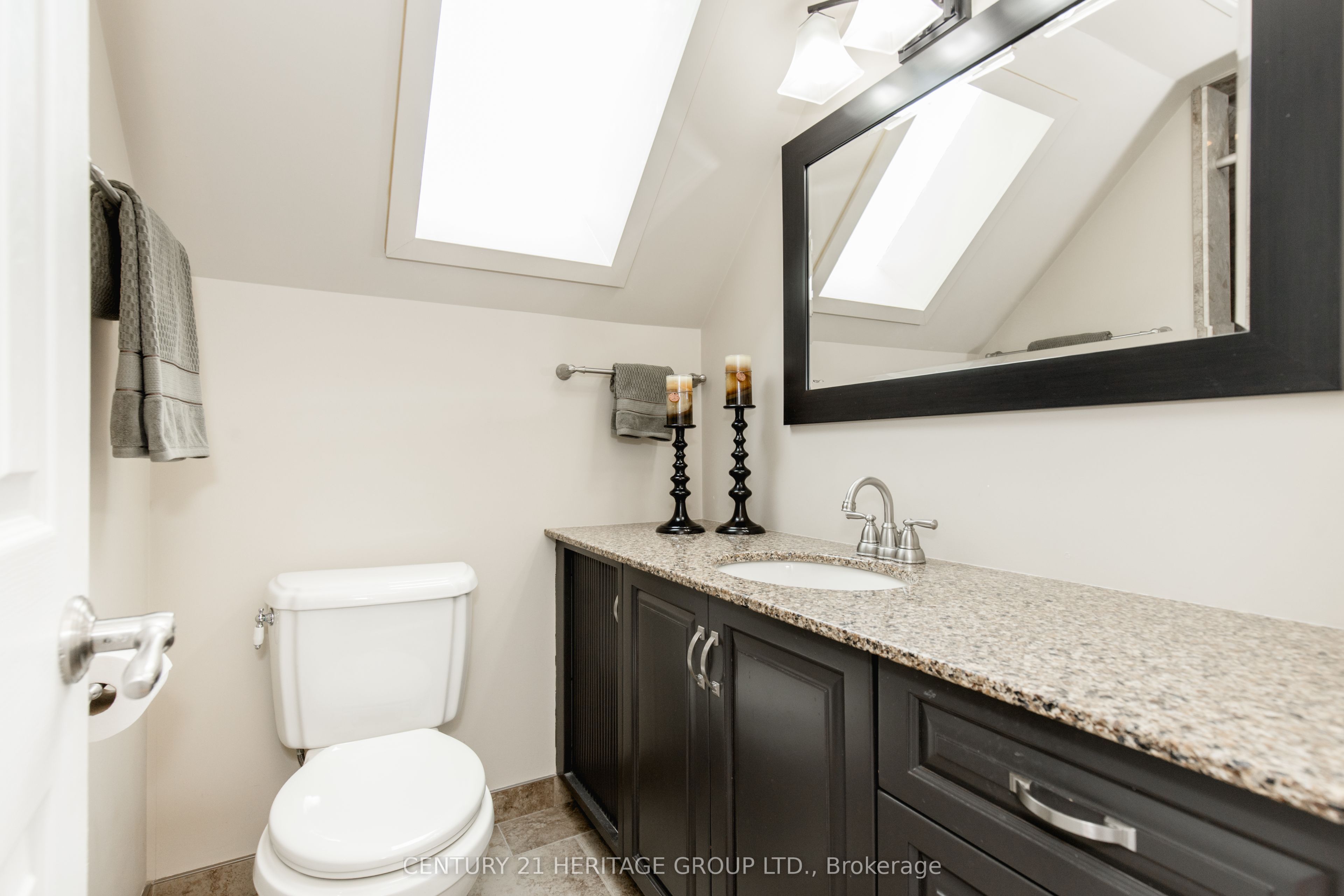 5827 7th Line Property Photo 17