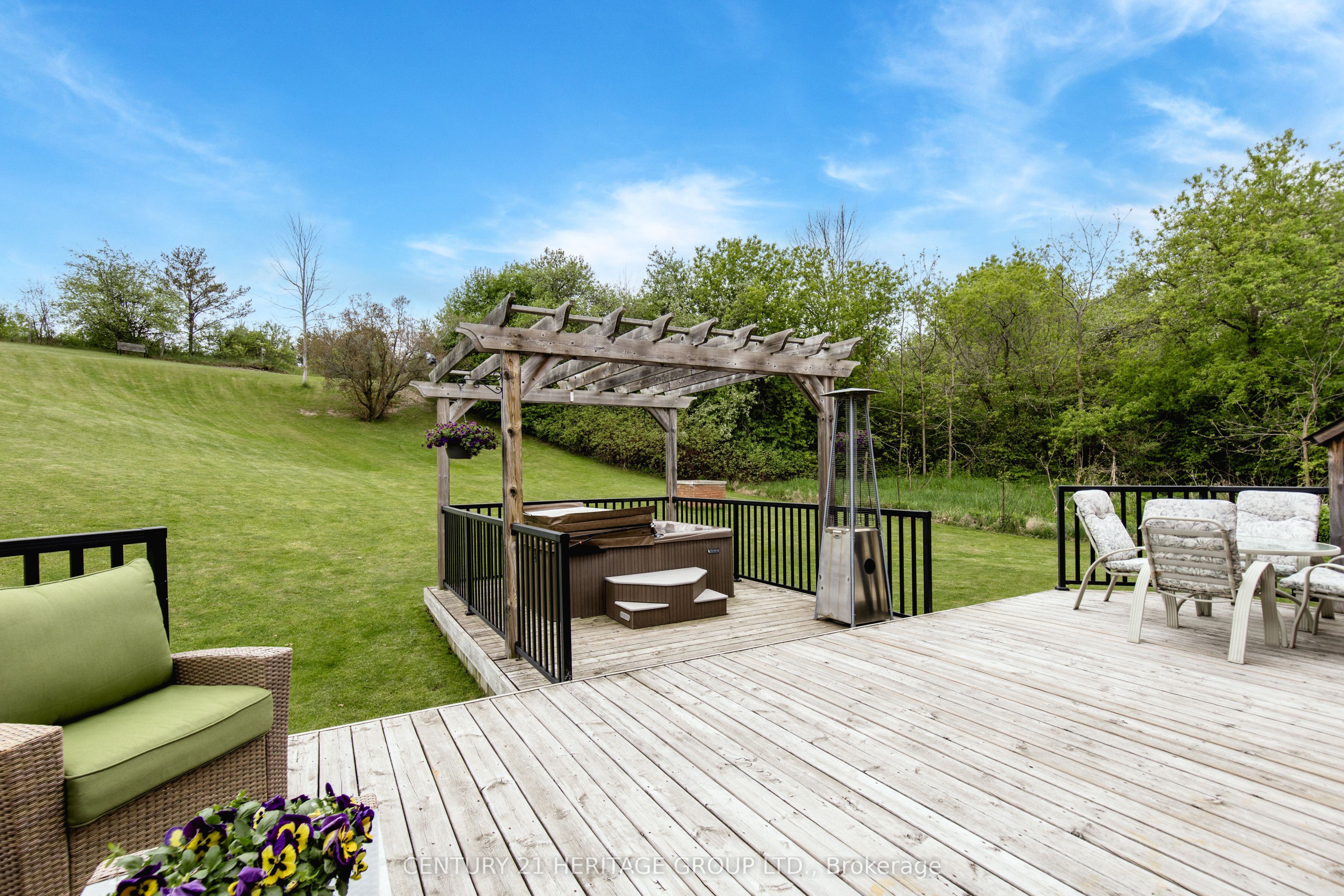 5827 7th Line Property Photo 24
