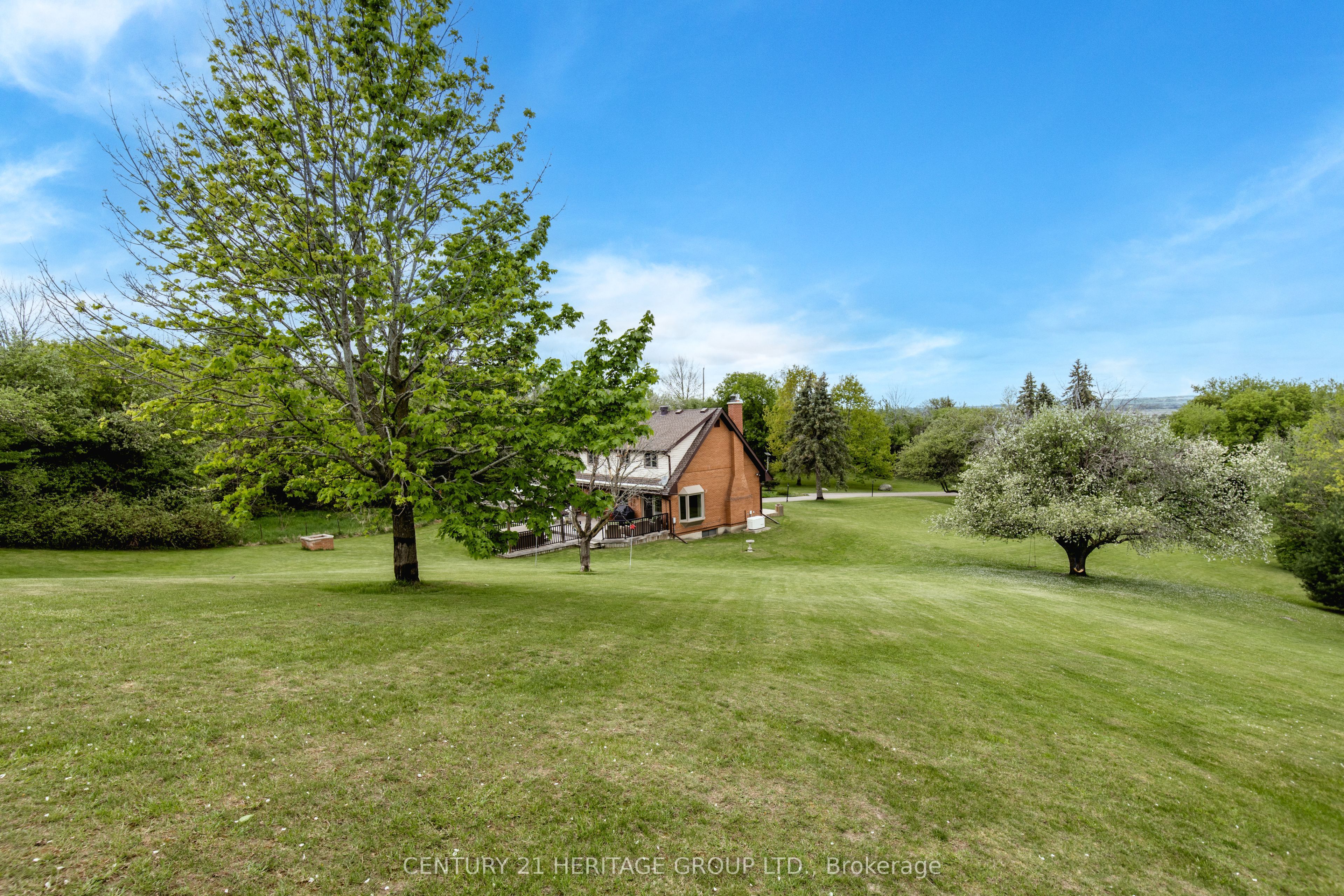 5827 7th Line Property Photo 28