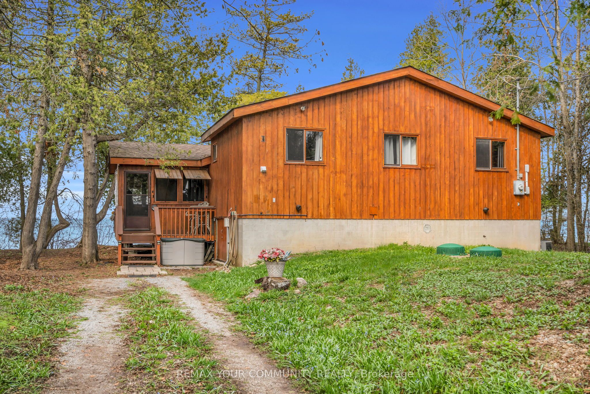 344 Loon Road E Property Photo 6