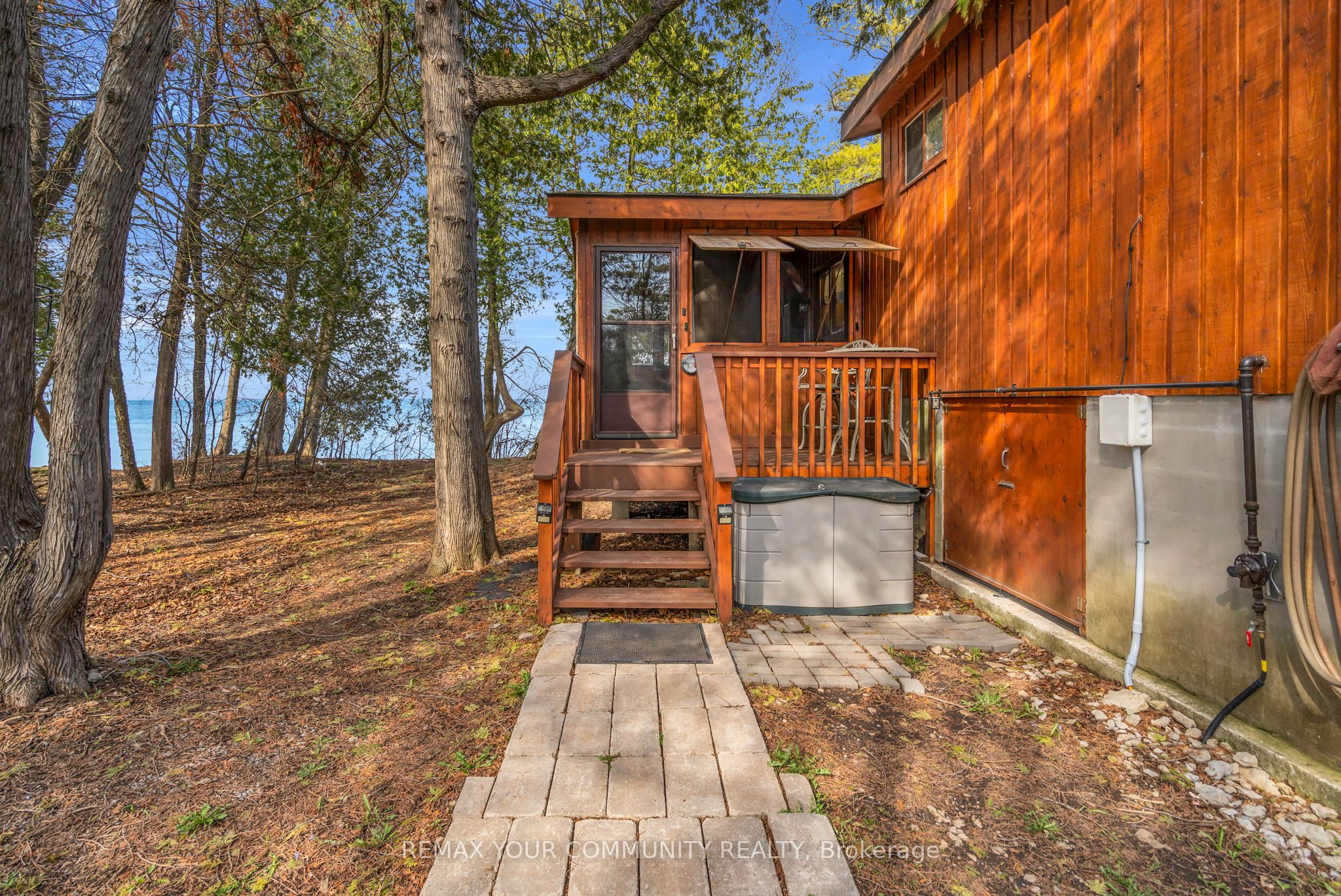 344 Loon Road E Property Photo 7