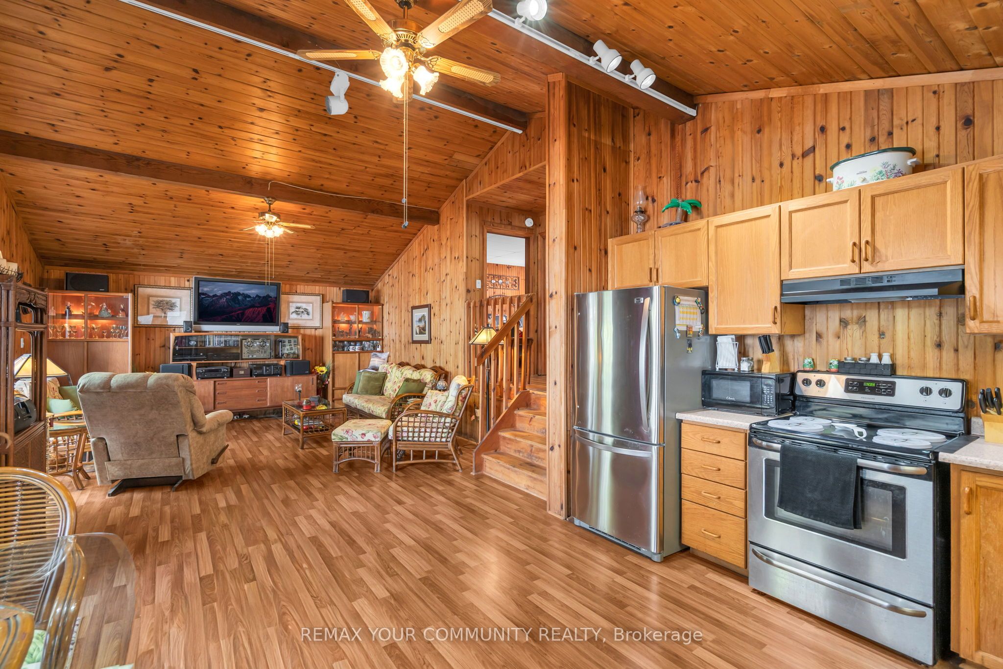 344 Loon Road E Property Photo 13