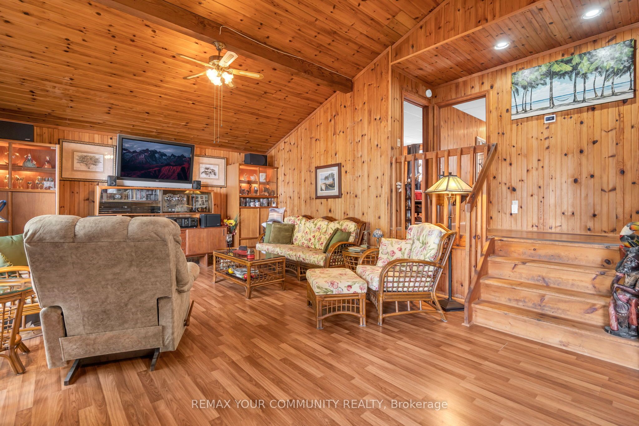 344 Loon Road E Property Photo 14