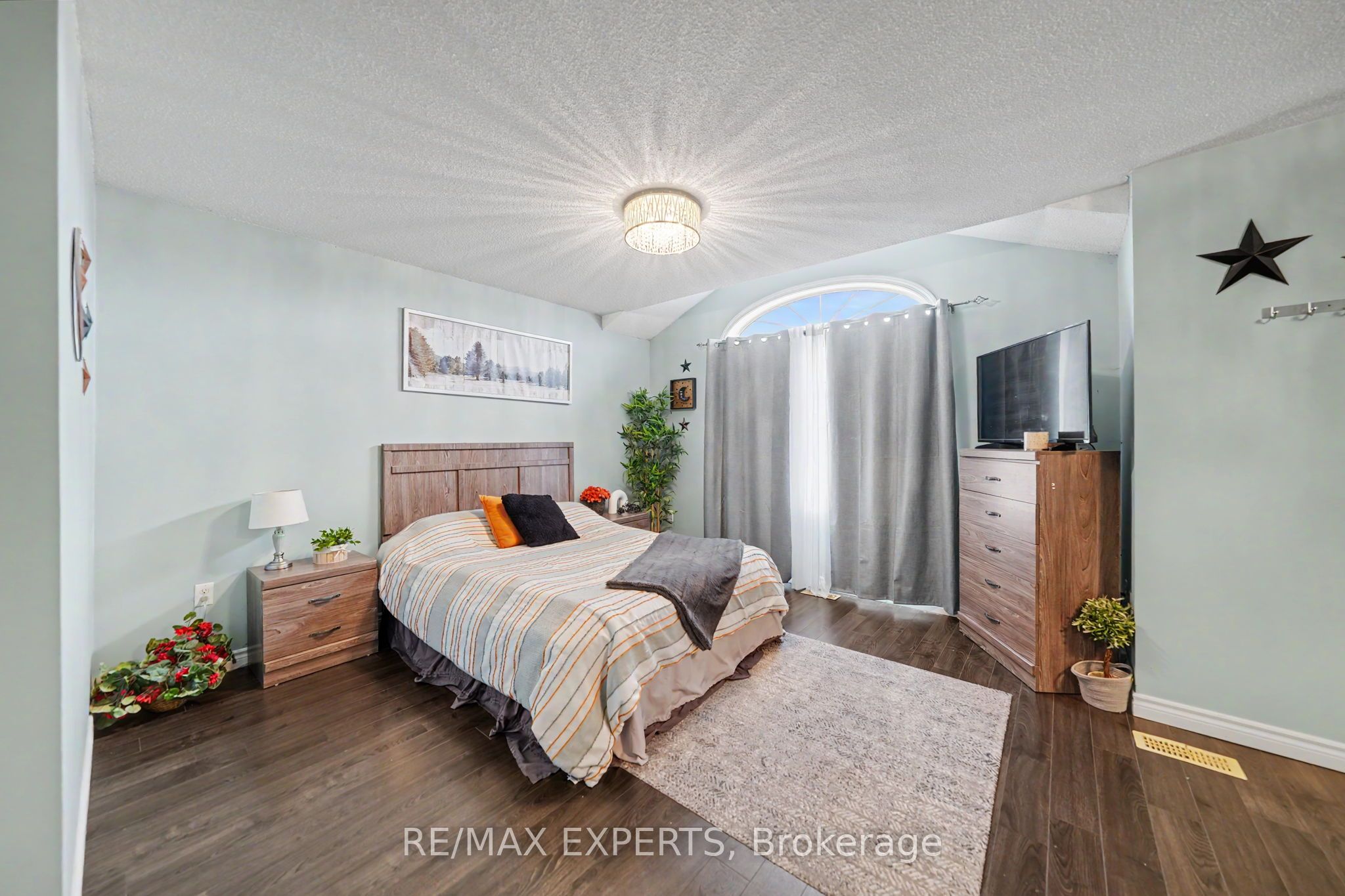 1261 Benson Street Property Photo 14