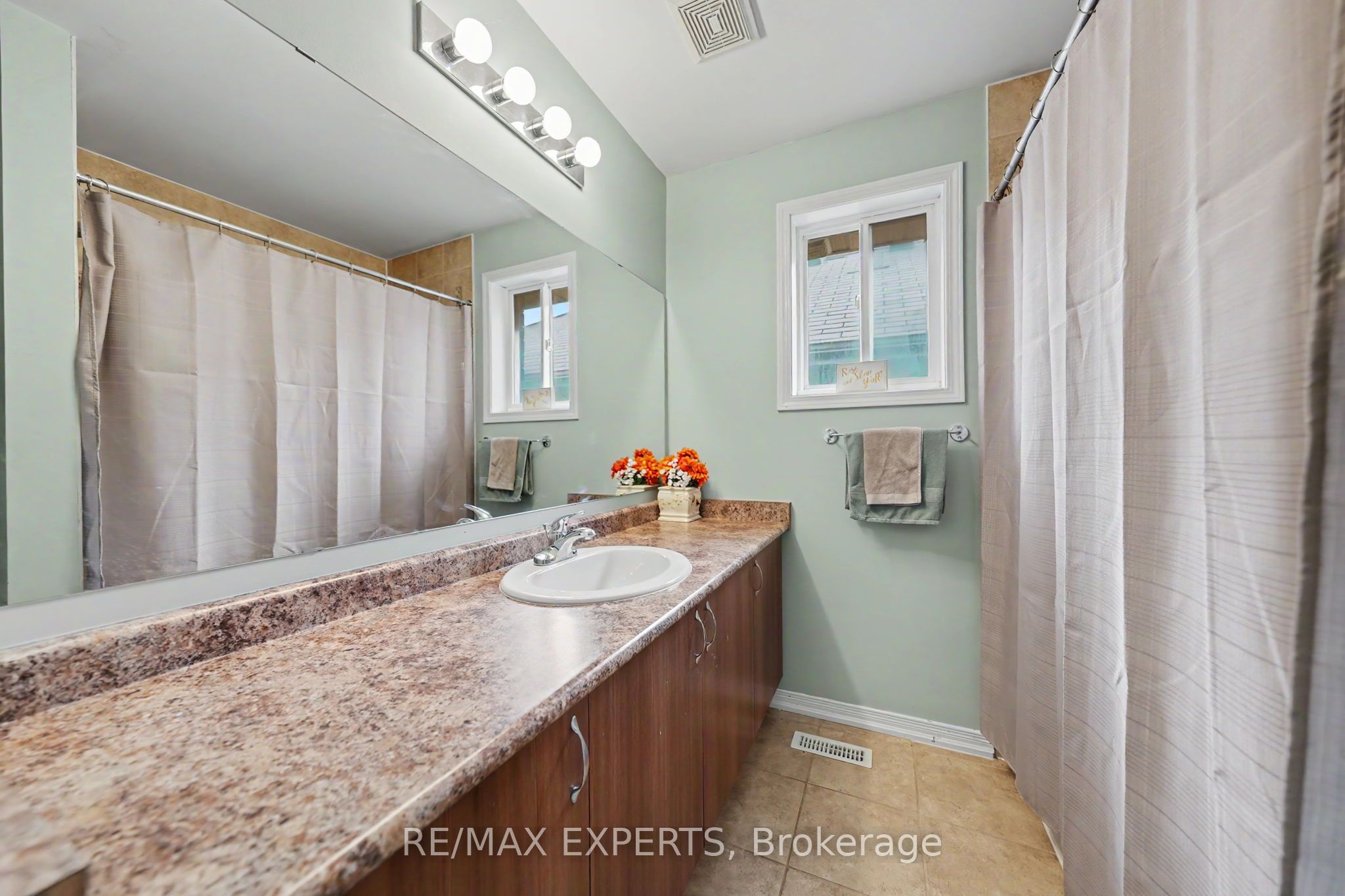 1261 Benson Street Property Photo 20