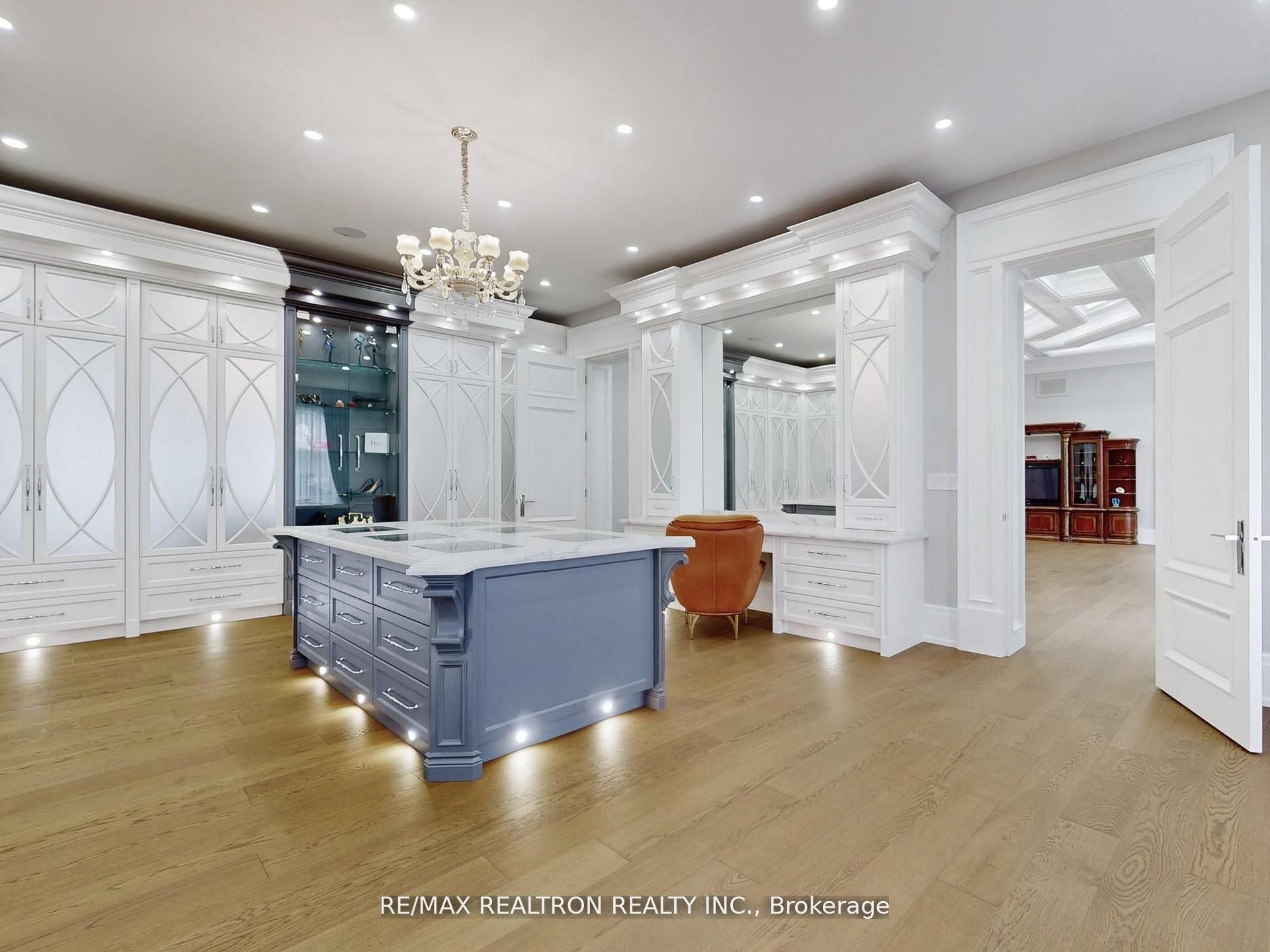 14358 Bathurst Street Property Photo 27