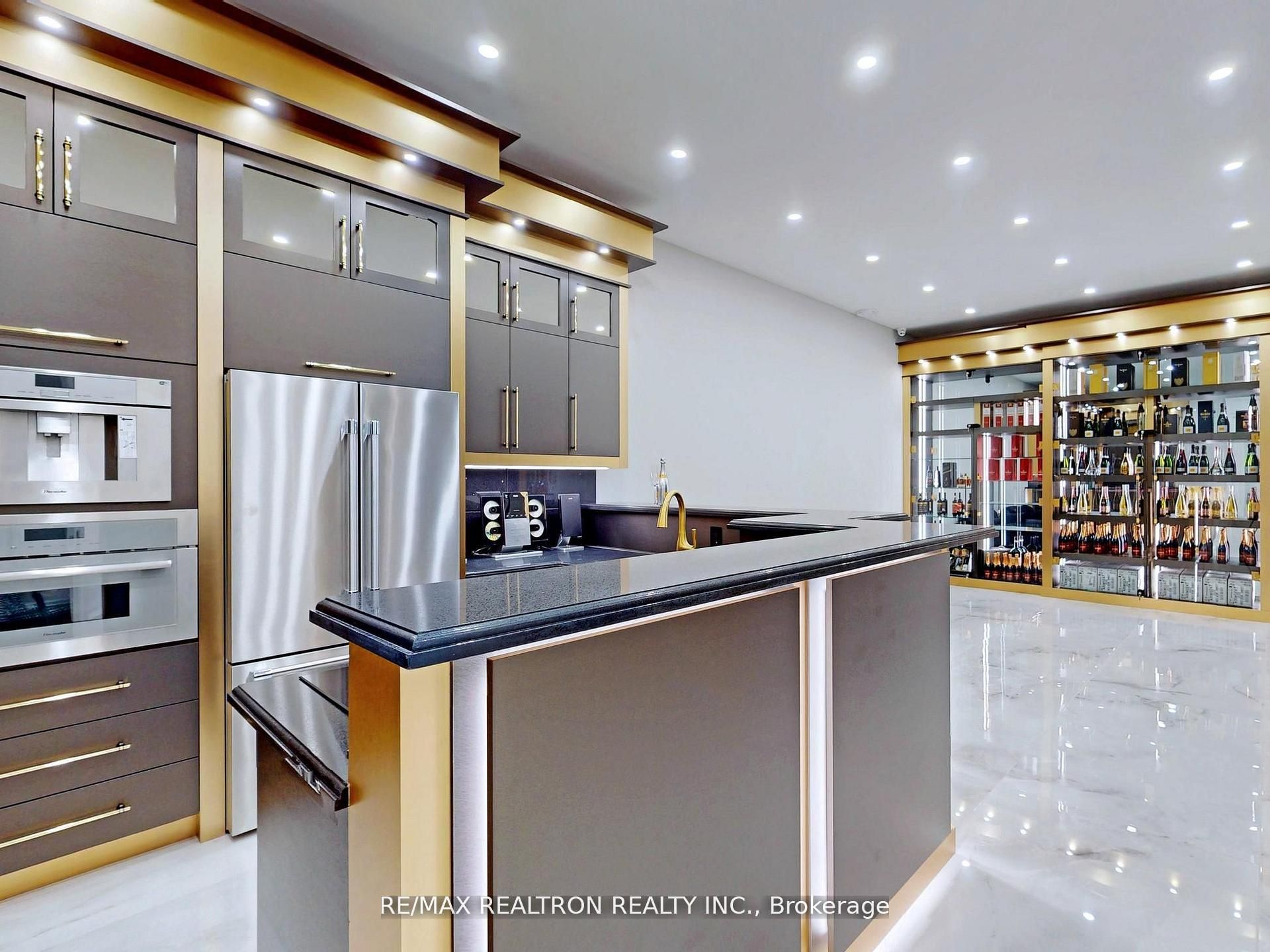 14358 Bathurst Street Property Photo 35