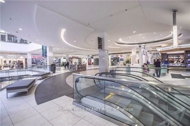 7181 Yonge Street 94 Property Photo 6