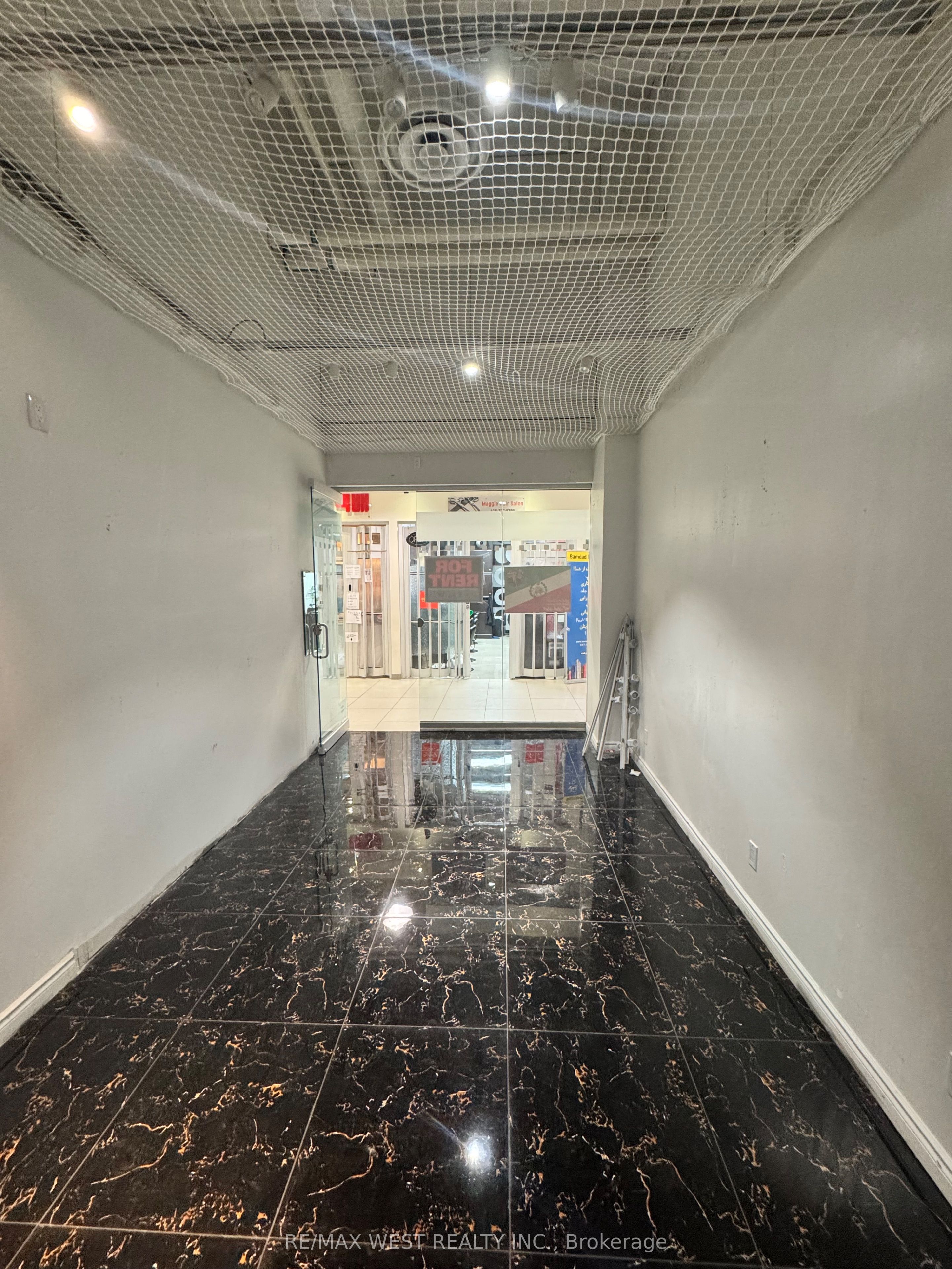 7181 Yonge Street 94 Property Photo 8